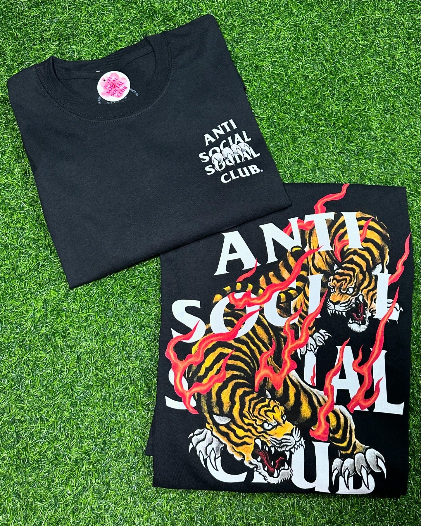 Camiseta negra con sangre de tigre del Anti Social Social Club