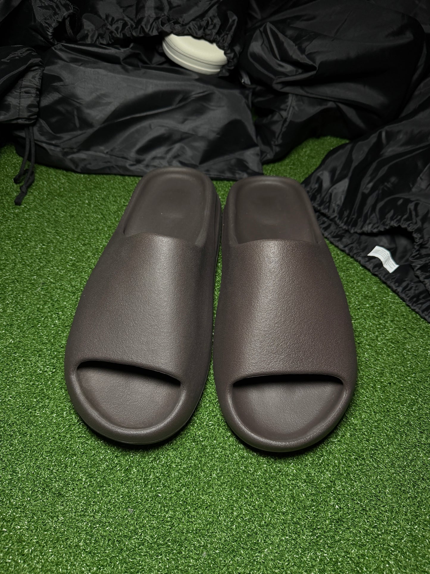 Yeezy Slide Chocolate