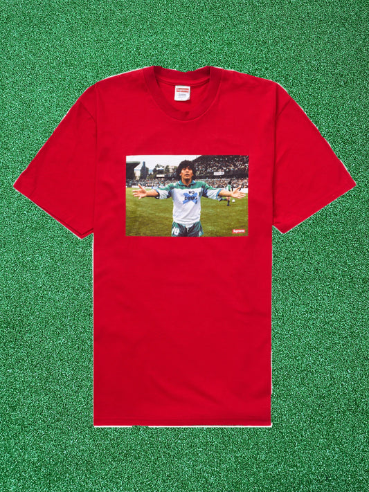 Camiseta roja de Maradona de Supreme