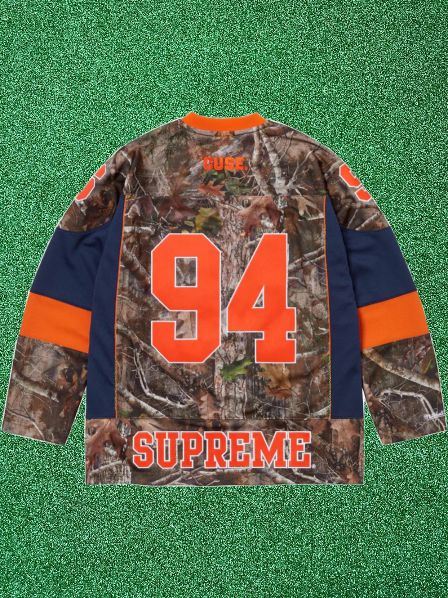 Camiseta de hockey de la NCAA Mitchell & Ness de Supreme con estampado de camuflaje de bosque