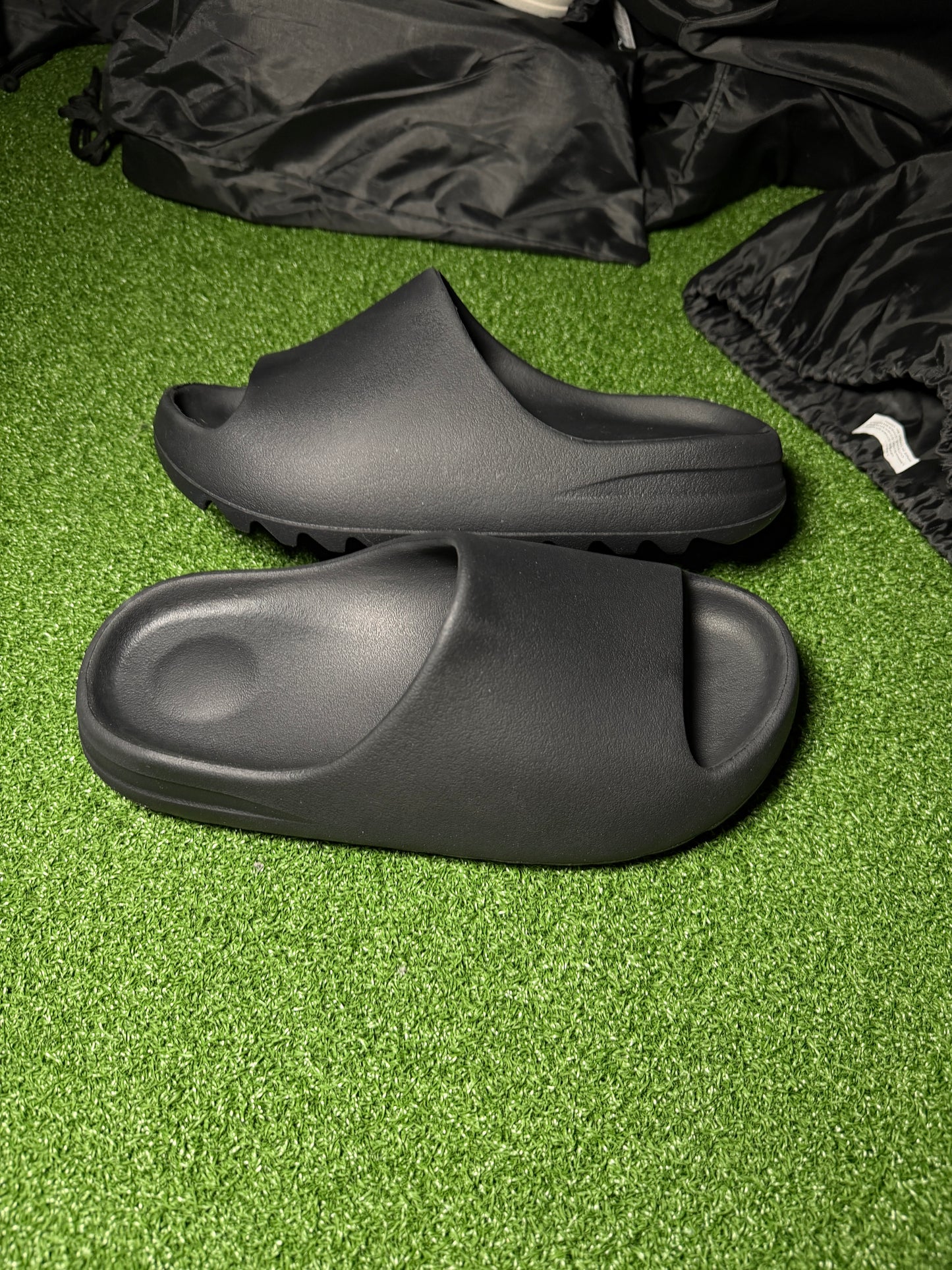 Yeezy Slide Black