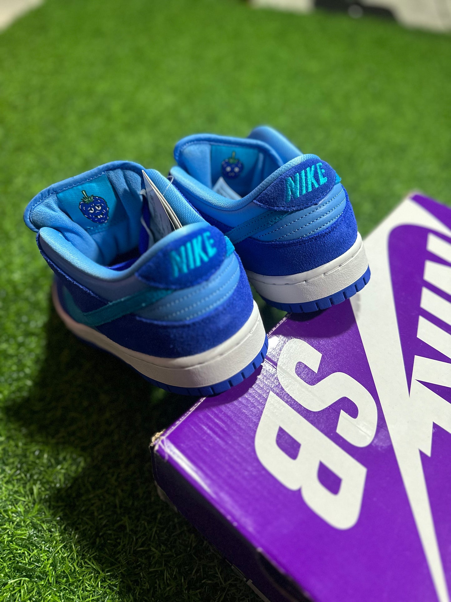 Nike SB Dunk Low - Frambuesa azul