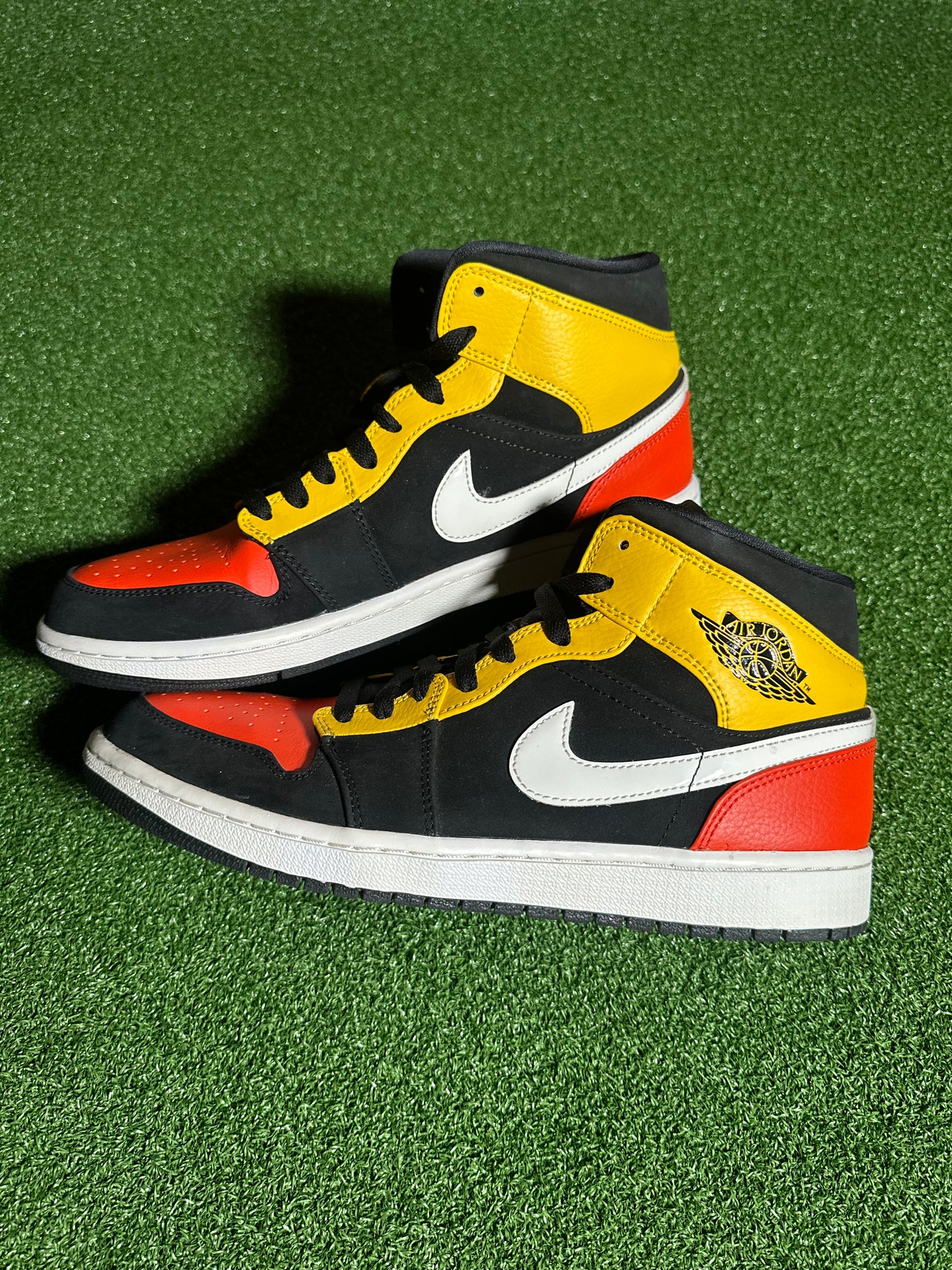 Jordan 1 Mid Black Amarillo Orange USED No Box