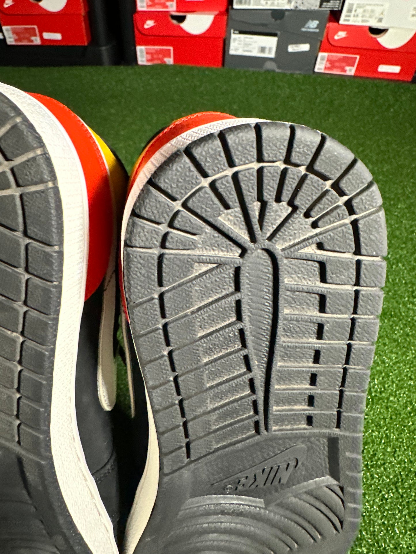 Jordan 1 Mid Black Amarillo Orange USED No Box