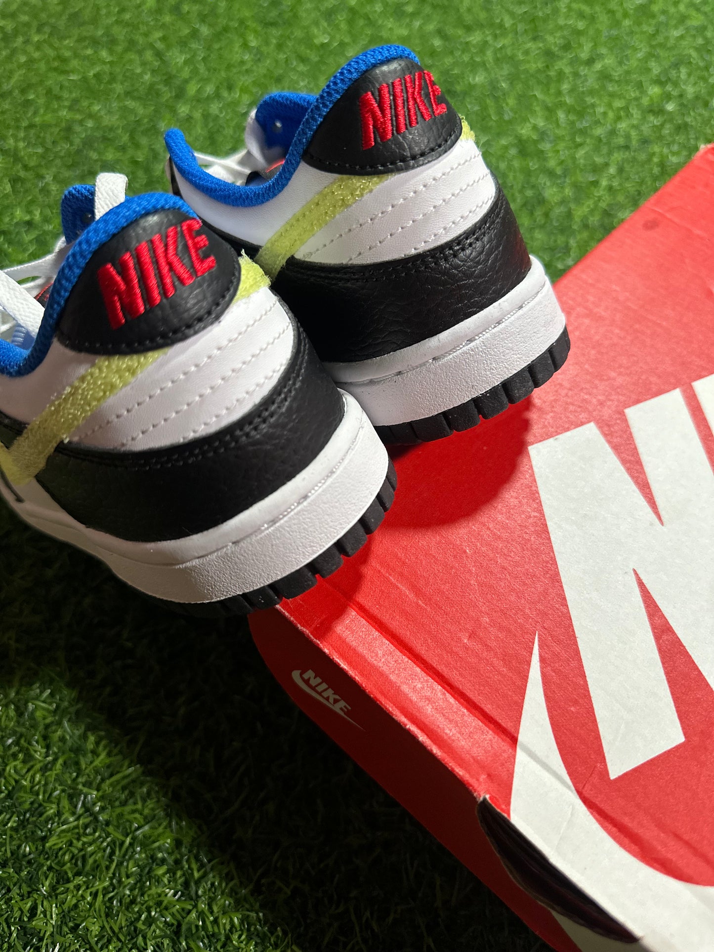 Nike Dunk Low - Signal Blue Lemon Twist (Grade School)