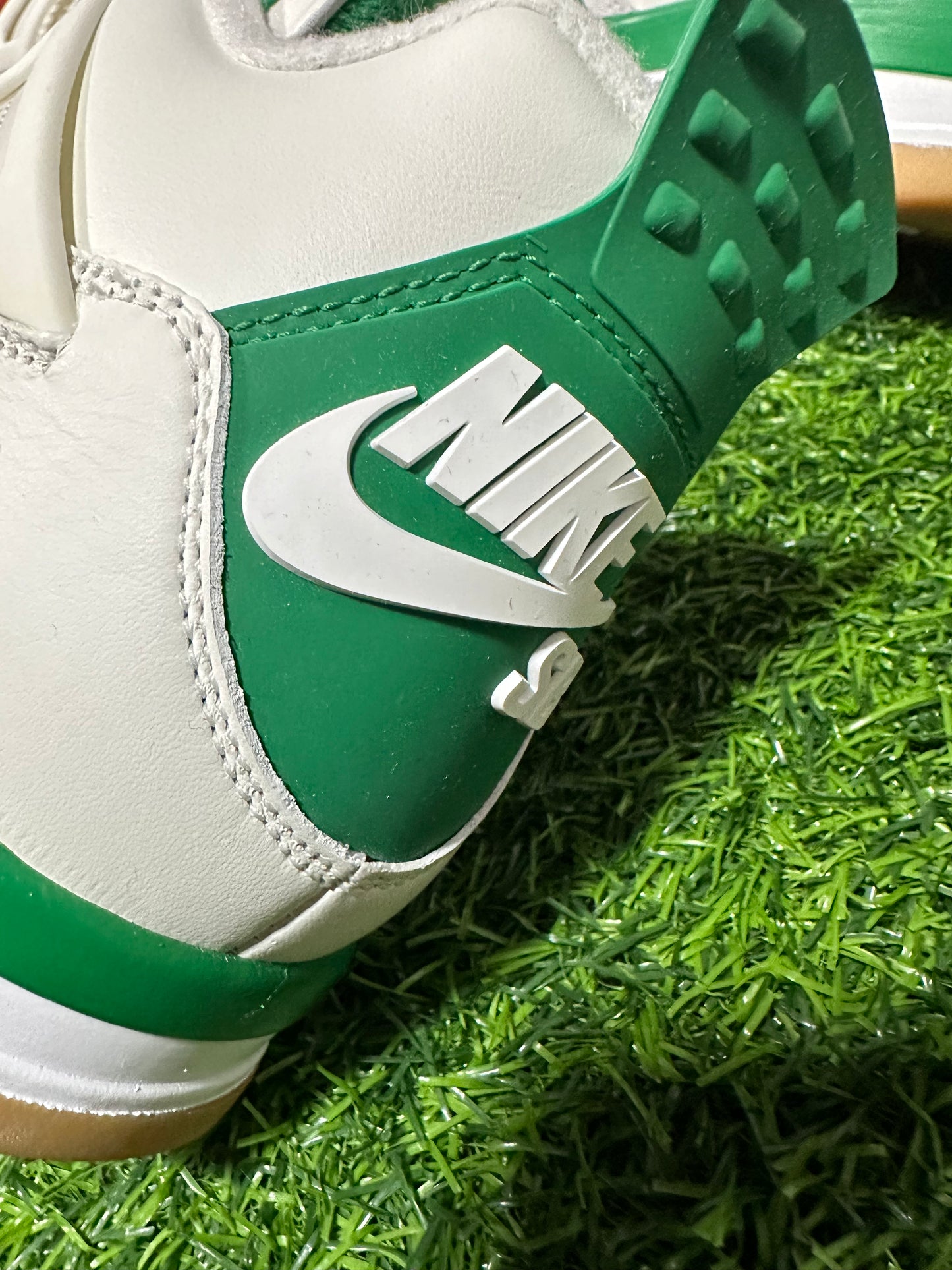 Jordan 4 SB - Pine Green