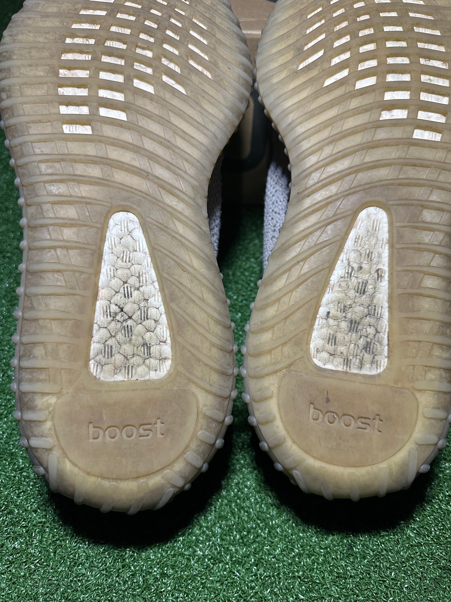 Yeezy 350 V2 "Slate" Preowned
