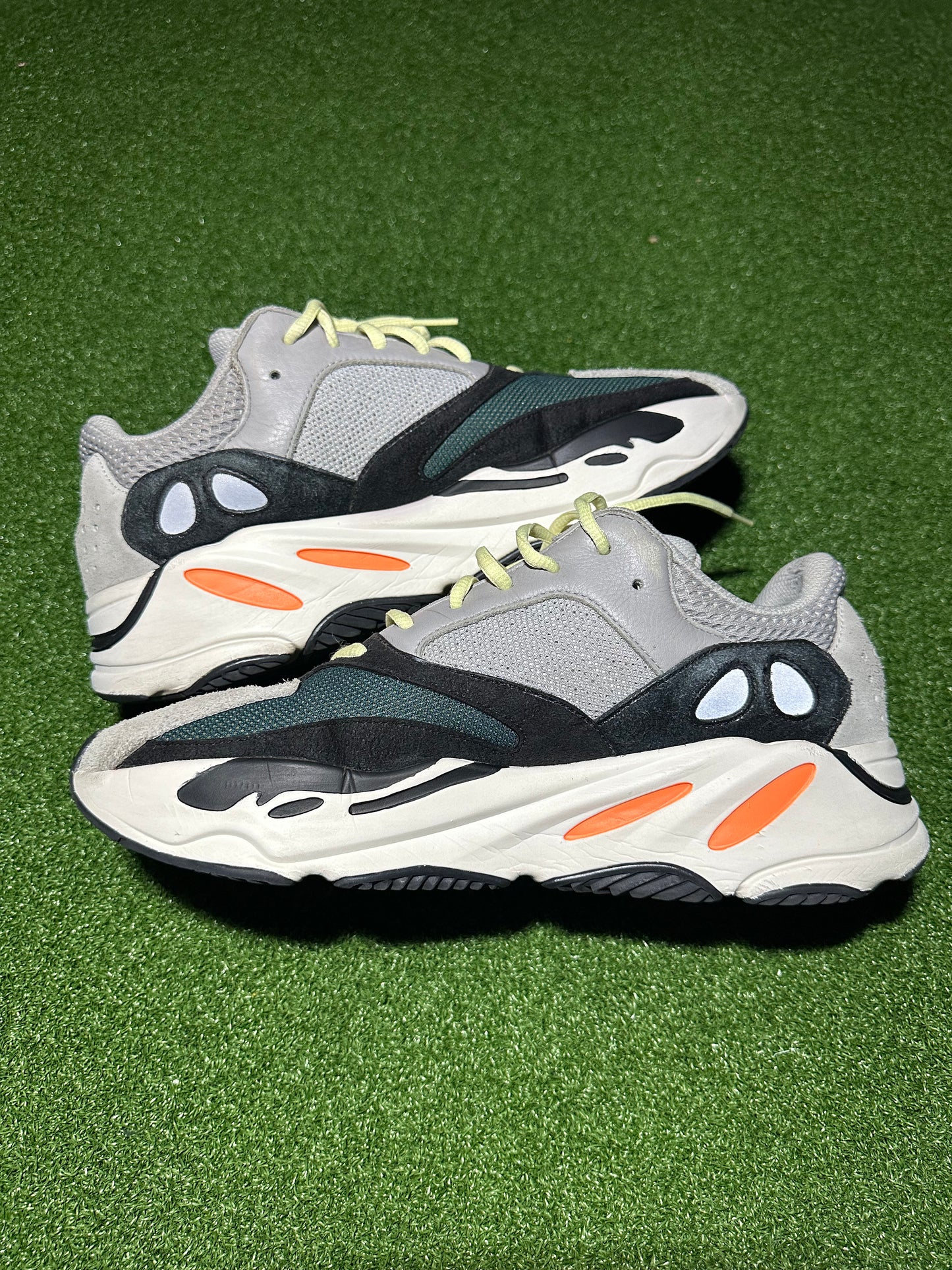 Yeezy 700 Foam Runner USED NO BOX