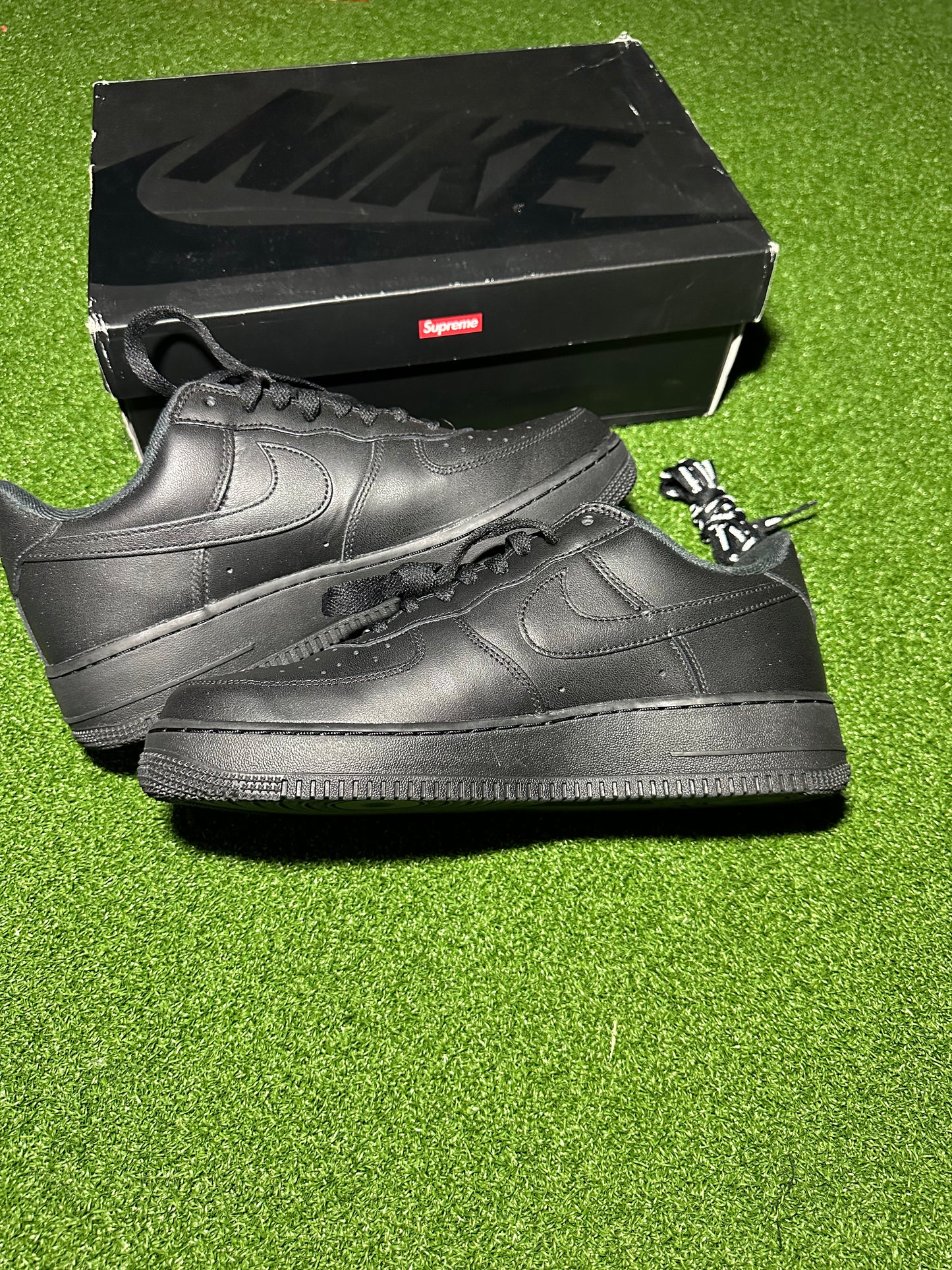 Nike Air Force 1 Low Supreme Black VNDS