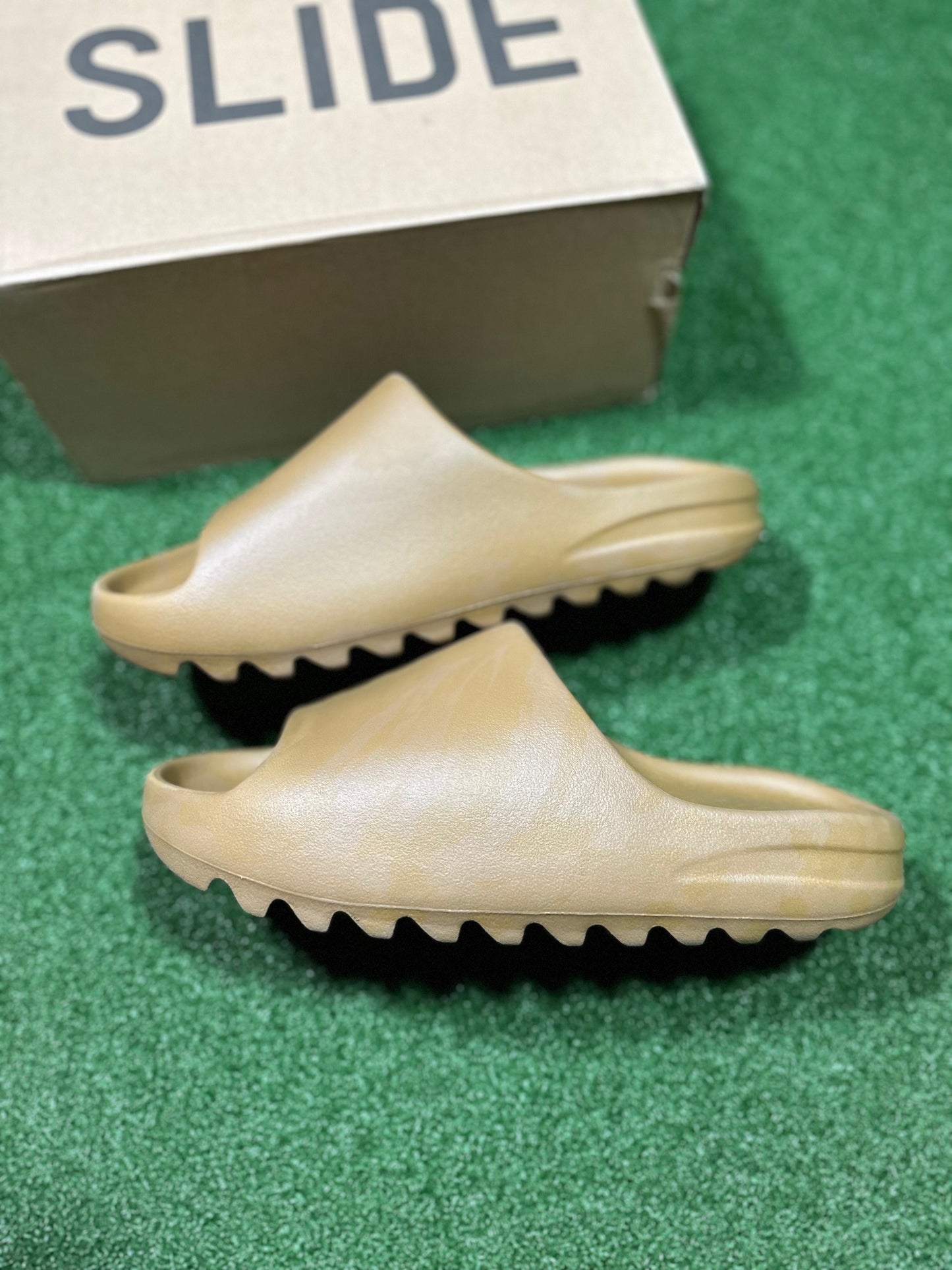 Yeezy Slides - Ochre