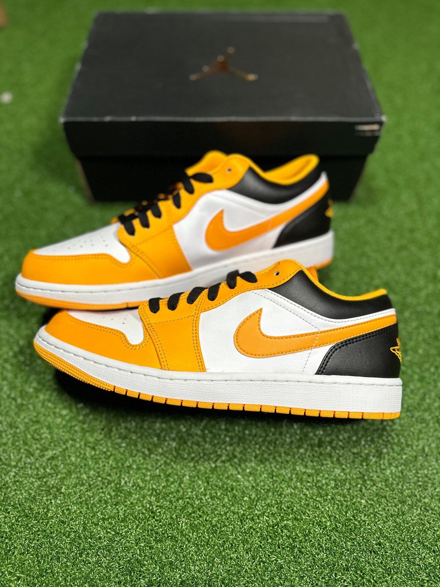 Jordan 1 Low - Taxi