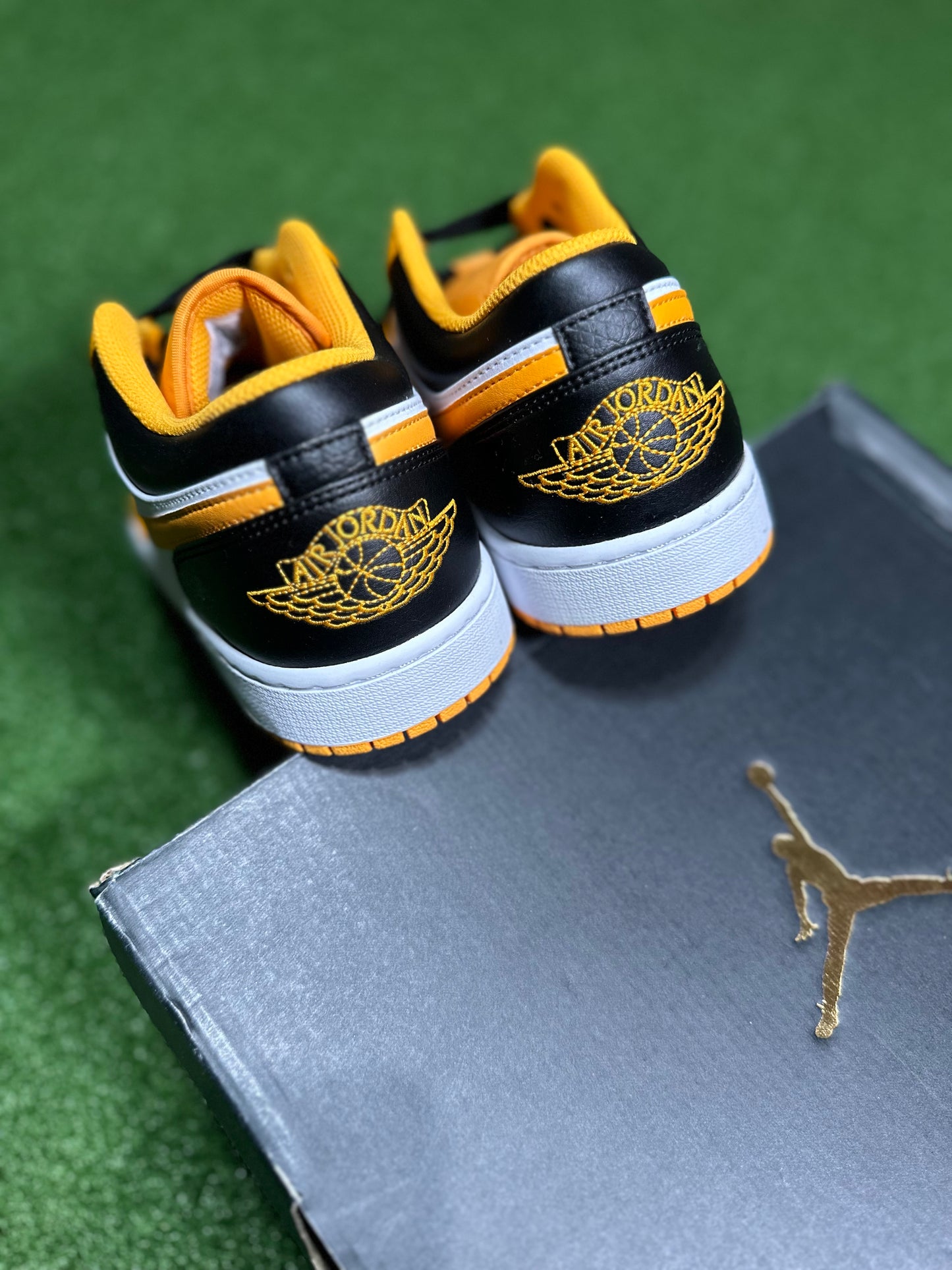 Jordan 1 Low - Taxi