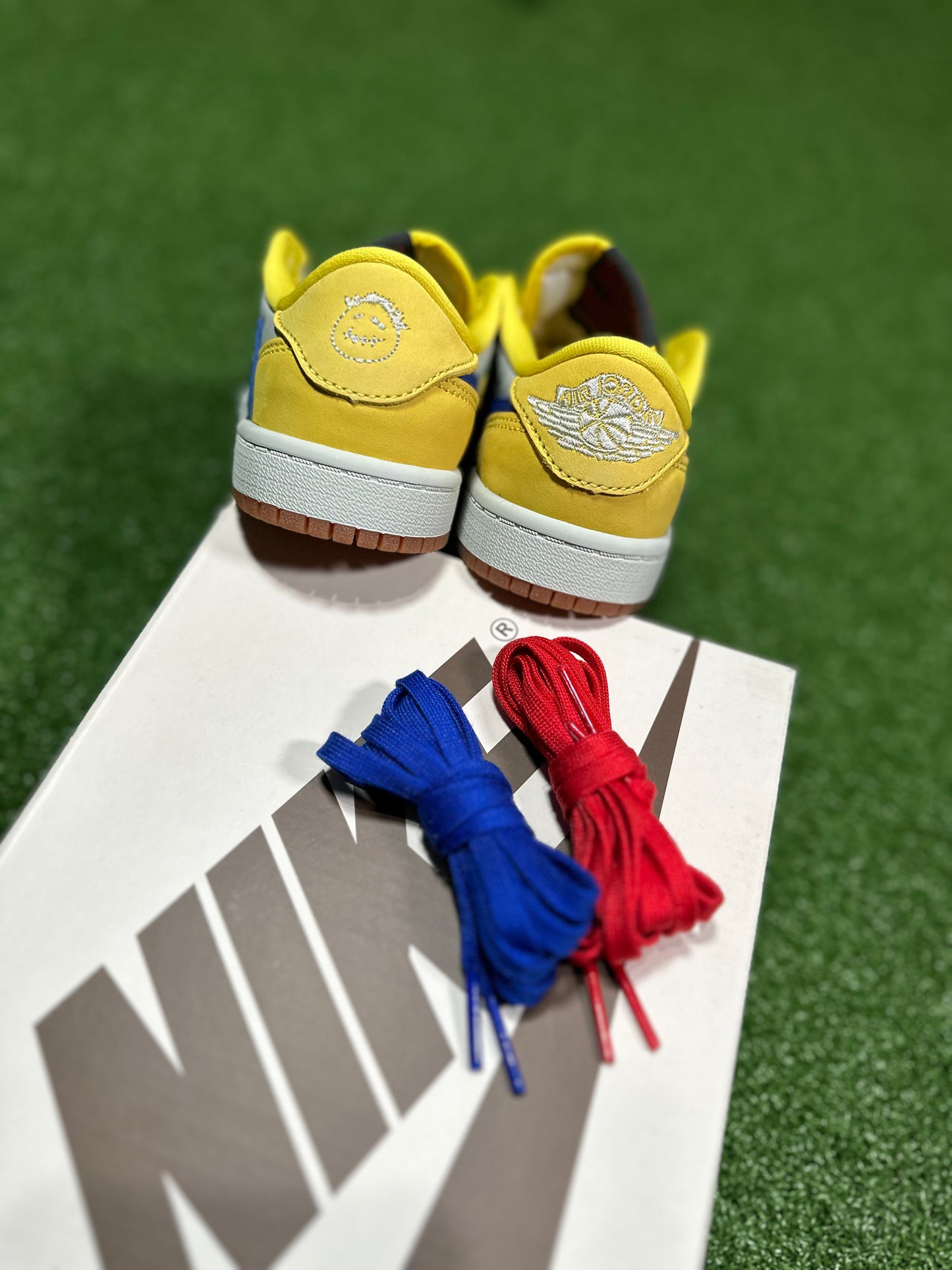 Jordan 1 Retro Low OG SP - Travis Scott Canary (Preescolar)