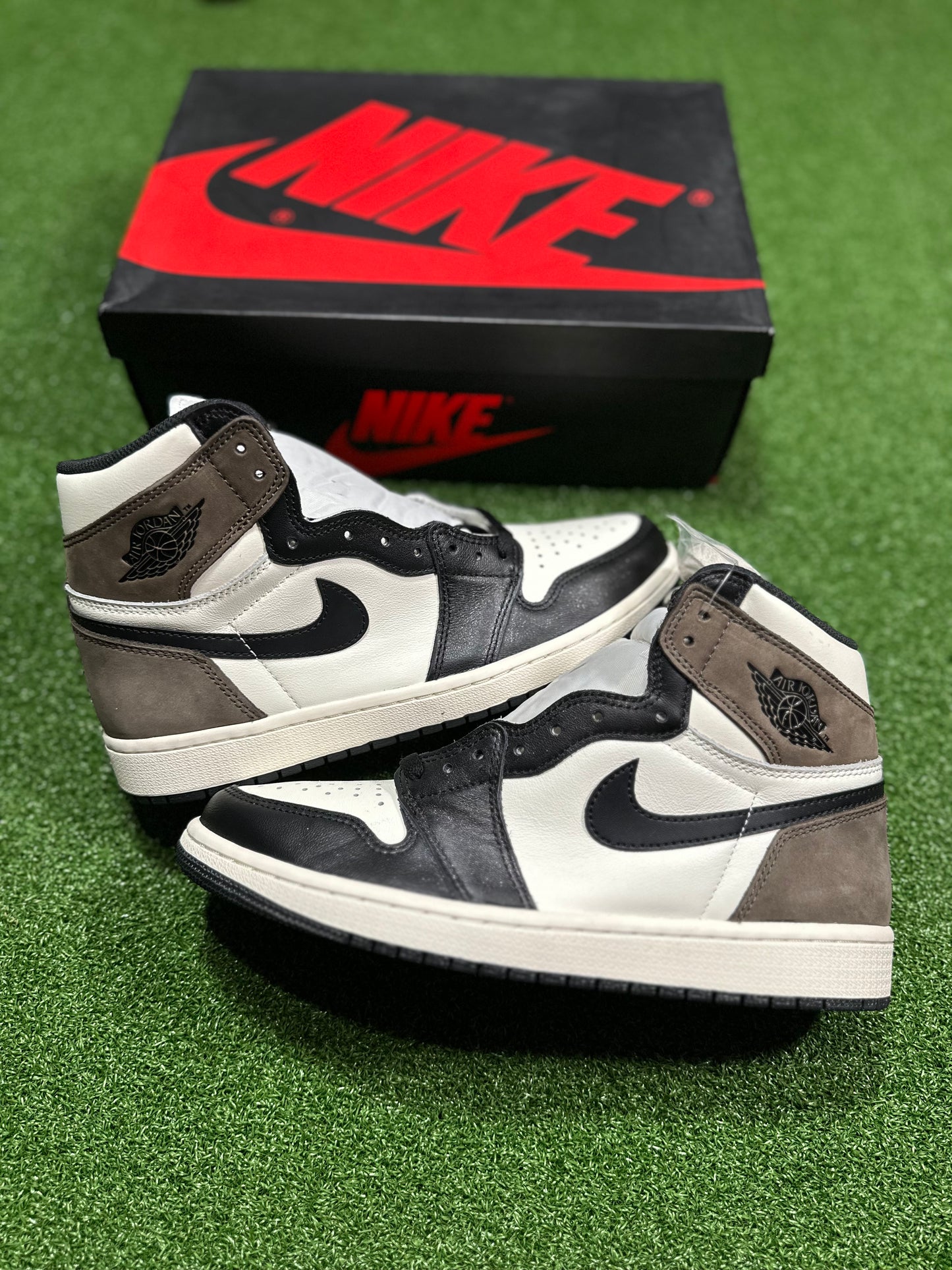 Jordan 1 Retro High - Dark Mocha