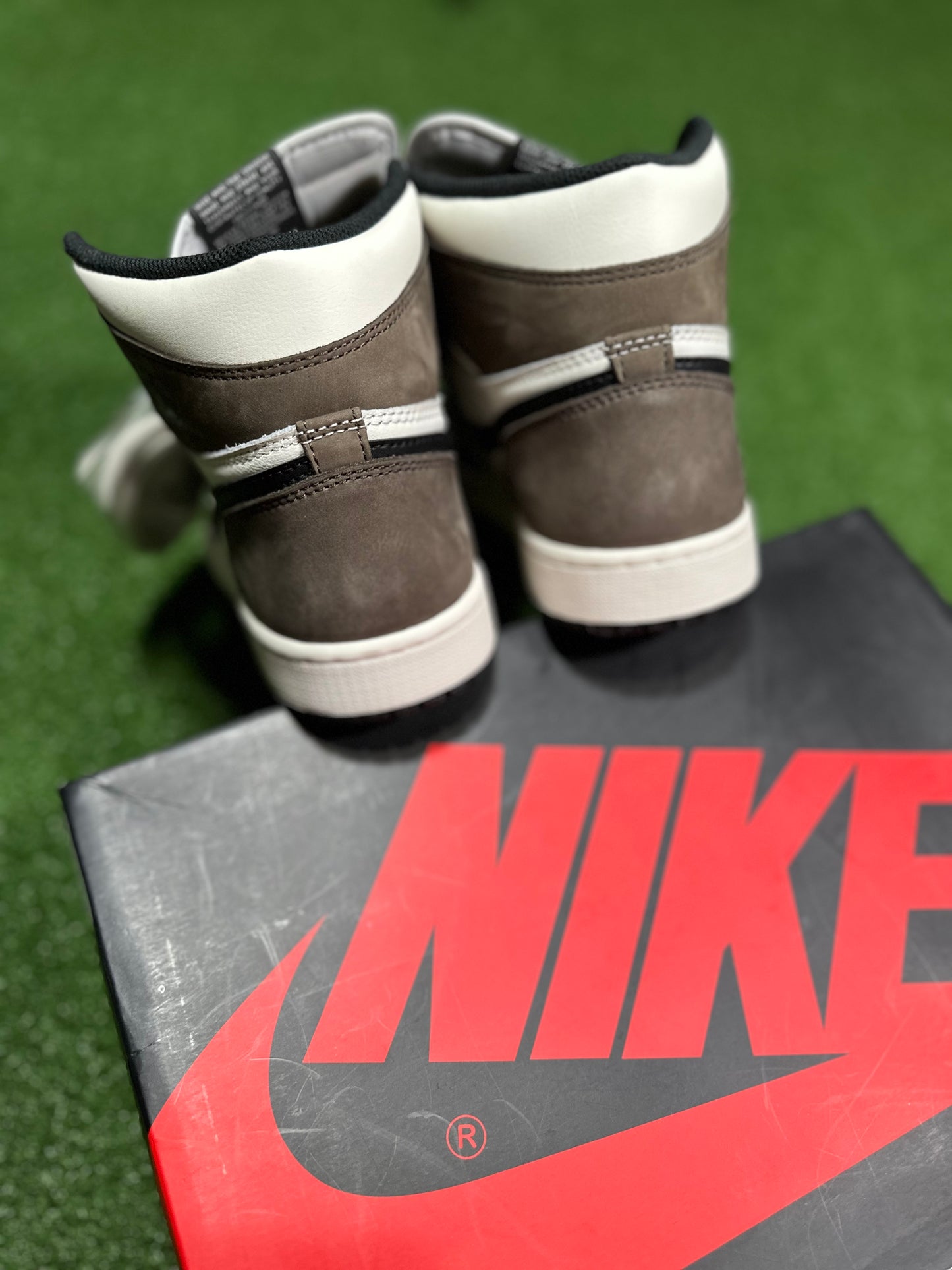Jordan 1 Retro High - Dark Mocha