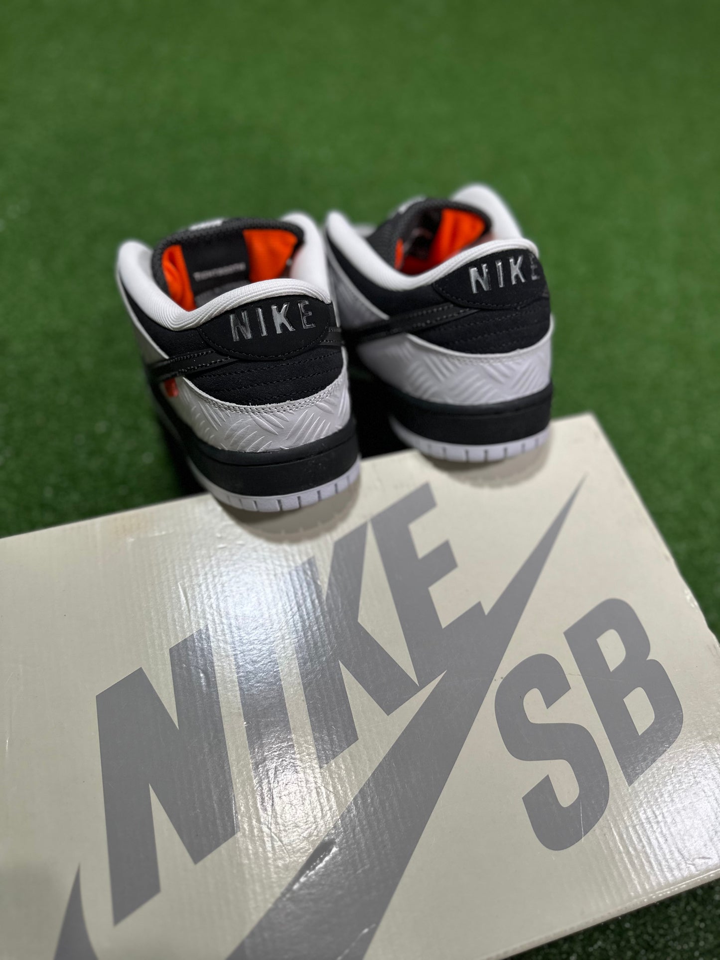 Nike SB Dunk Low - CABINA ESTRECHA