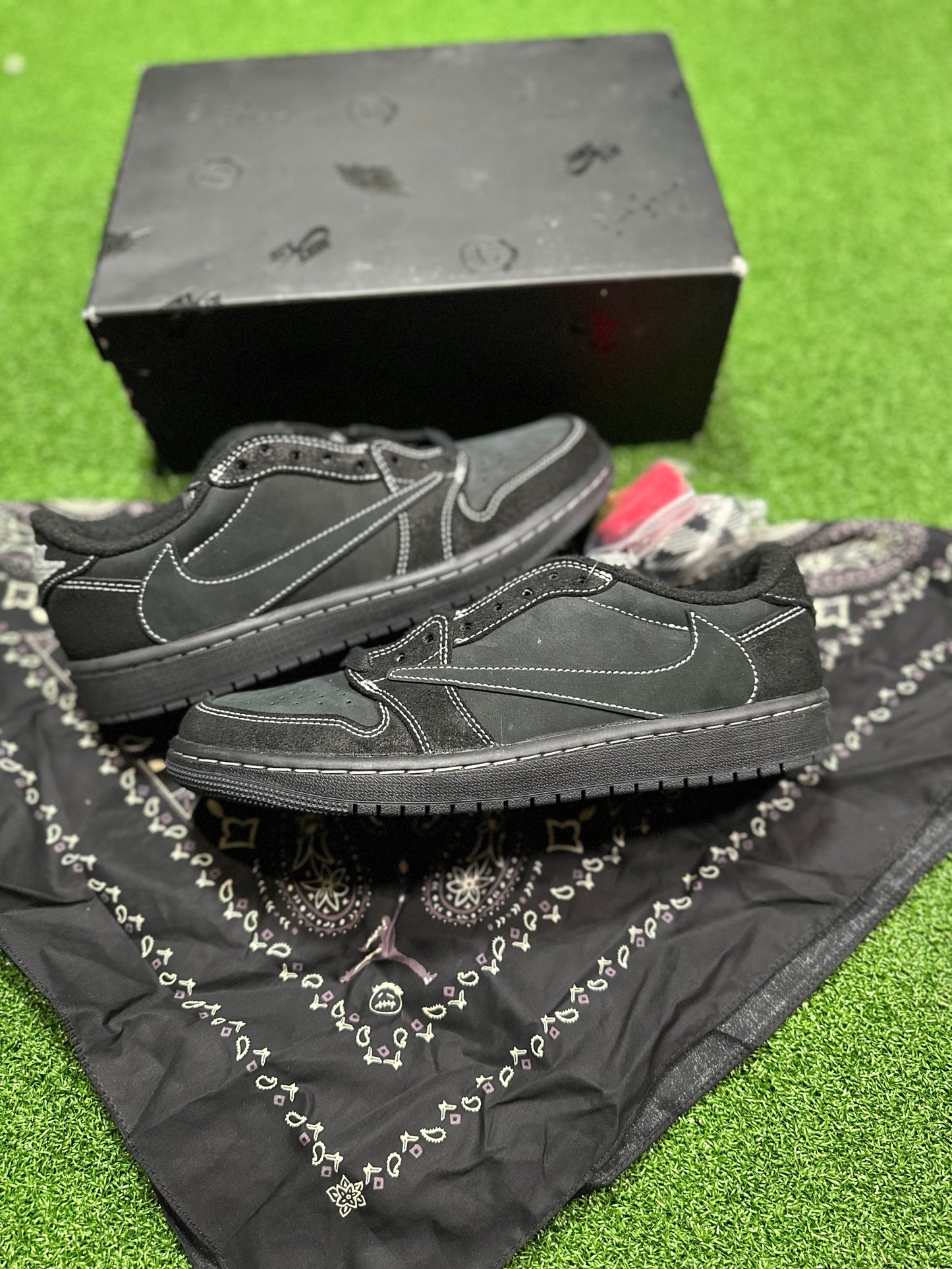 Jordan 1 Retro Low OG SP - Travis Scott Negro Fantasma