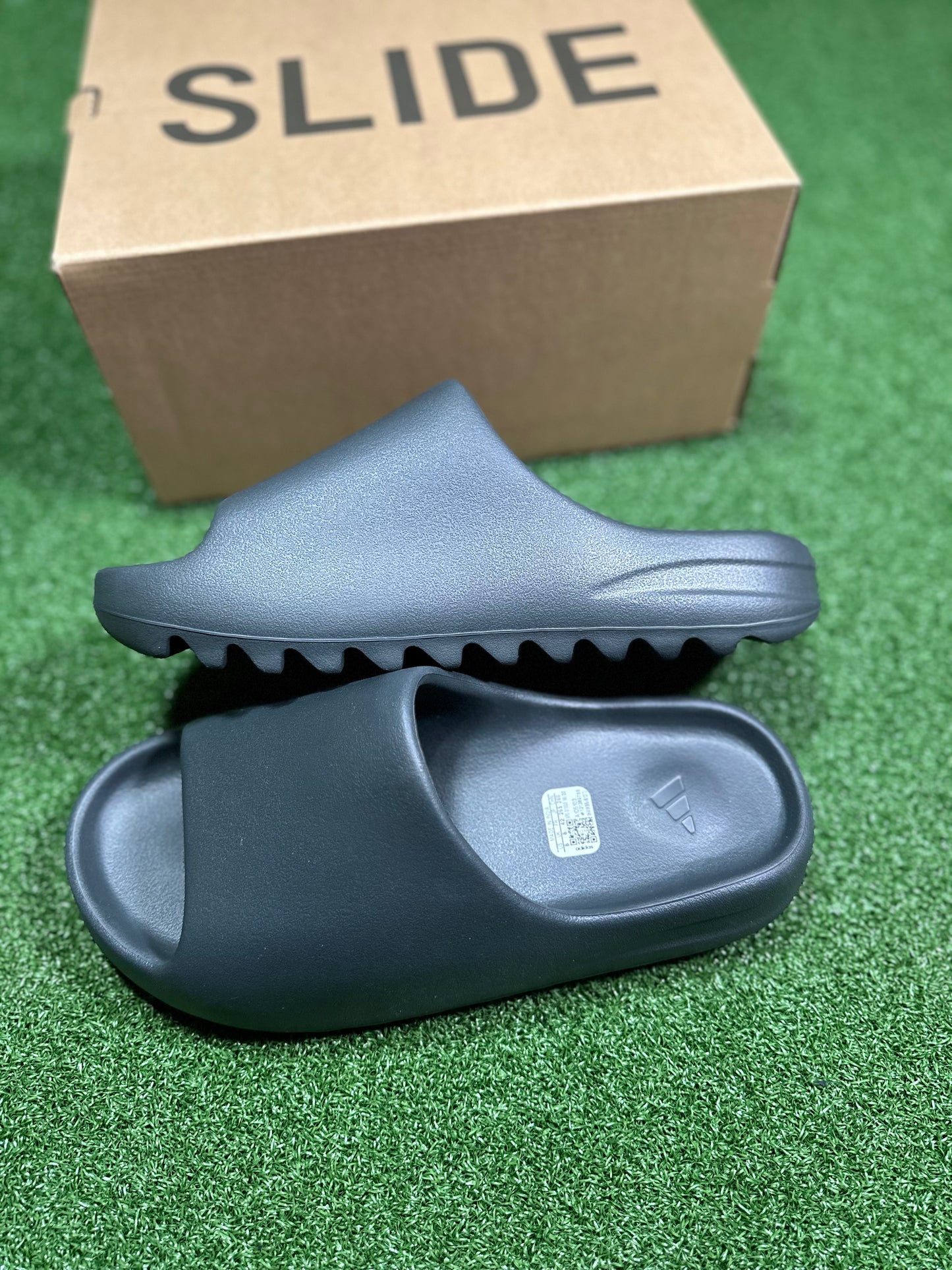 Adidas Yeezy Slide - Dark Onyx