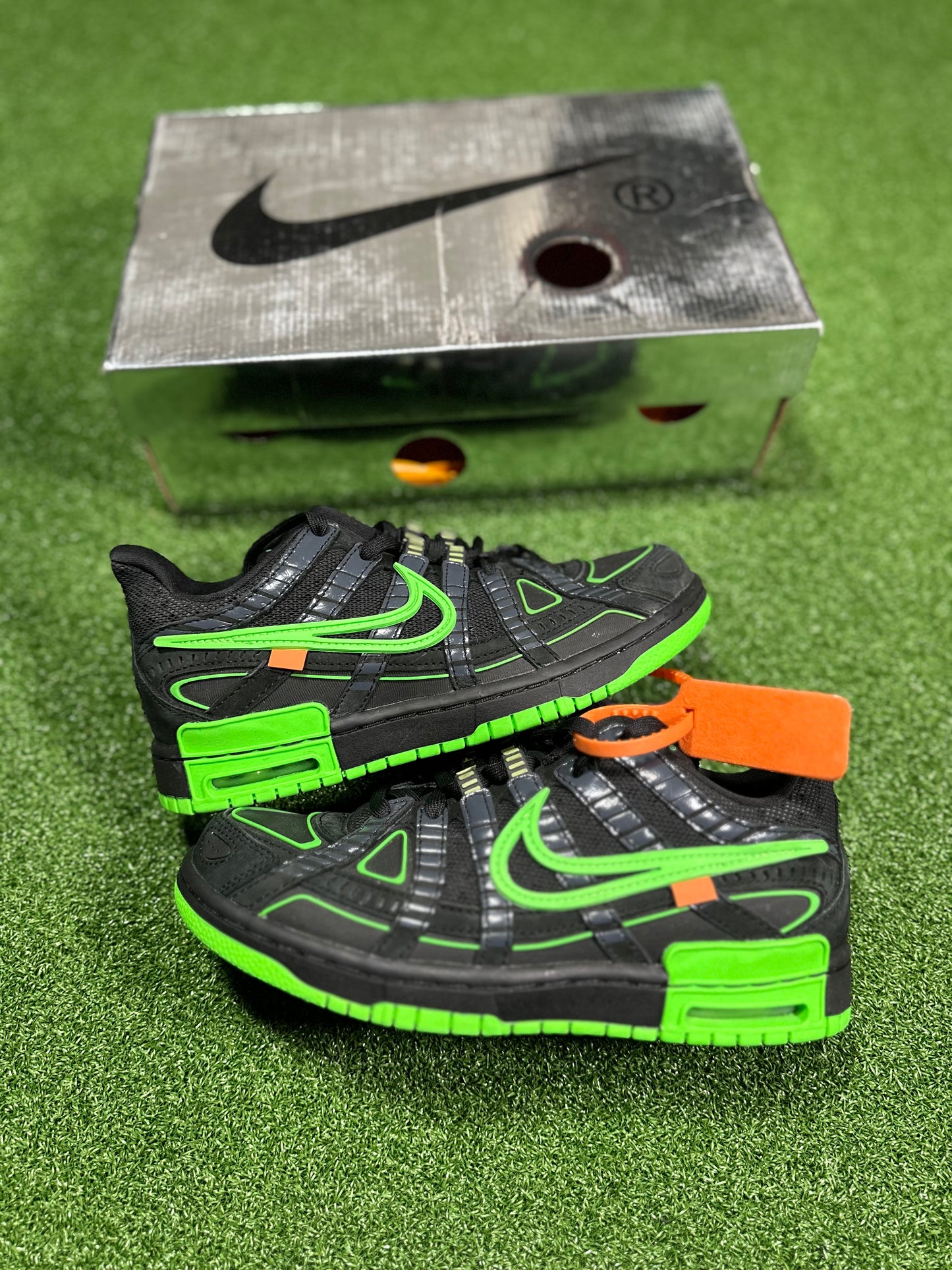 Nike Air Rubber Dunk - Off White Green Strike USED