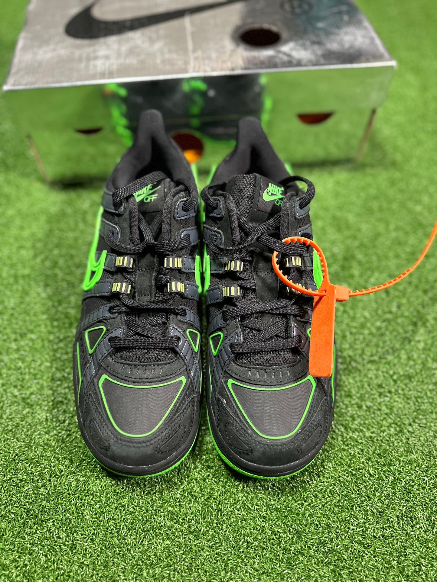 Nike Air Rubber Dunk - Off White Green Strike USED