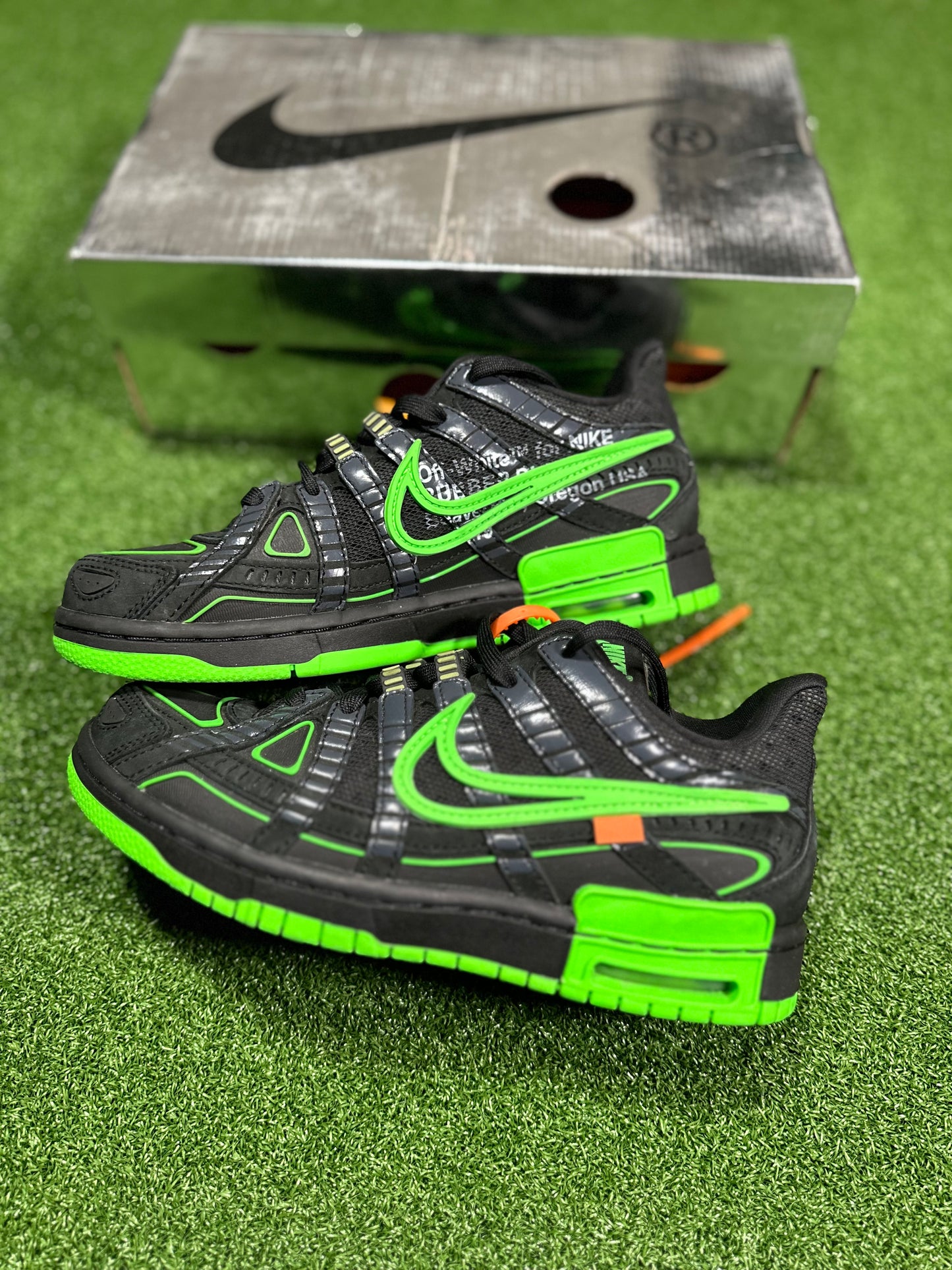 Nike Air Rubber Dunk - Off White Green Strike USED