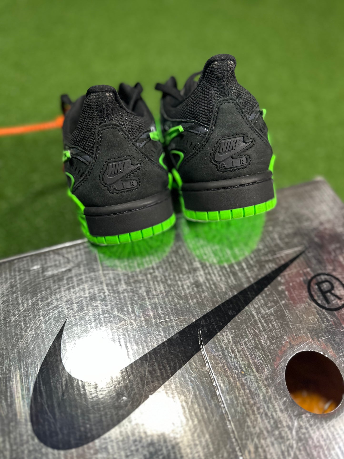 Nike Air Rubber Dunk - Off White Green Strike USED