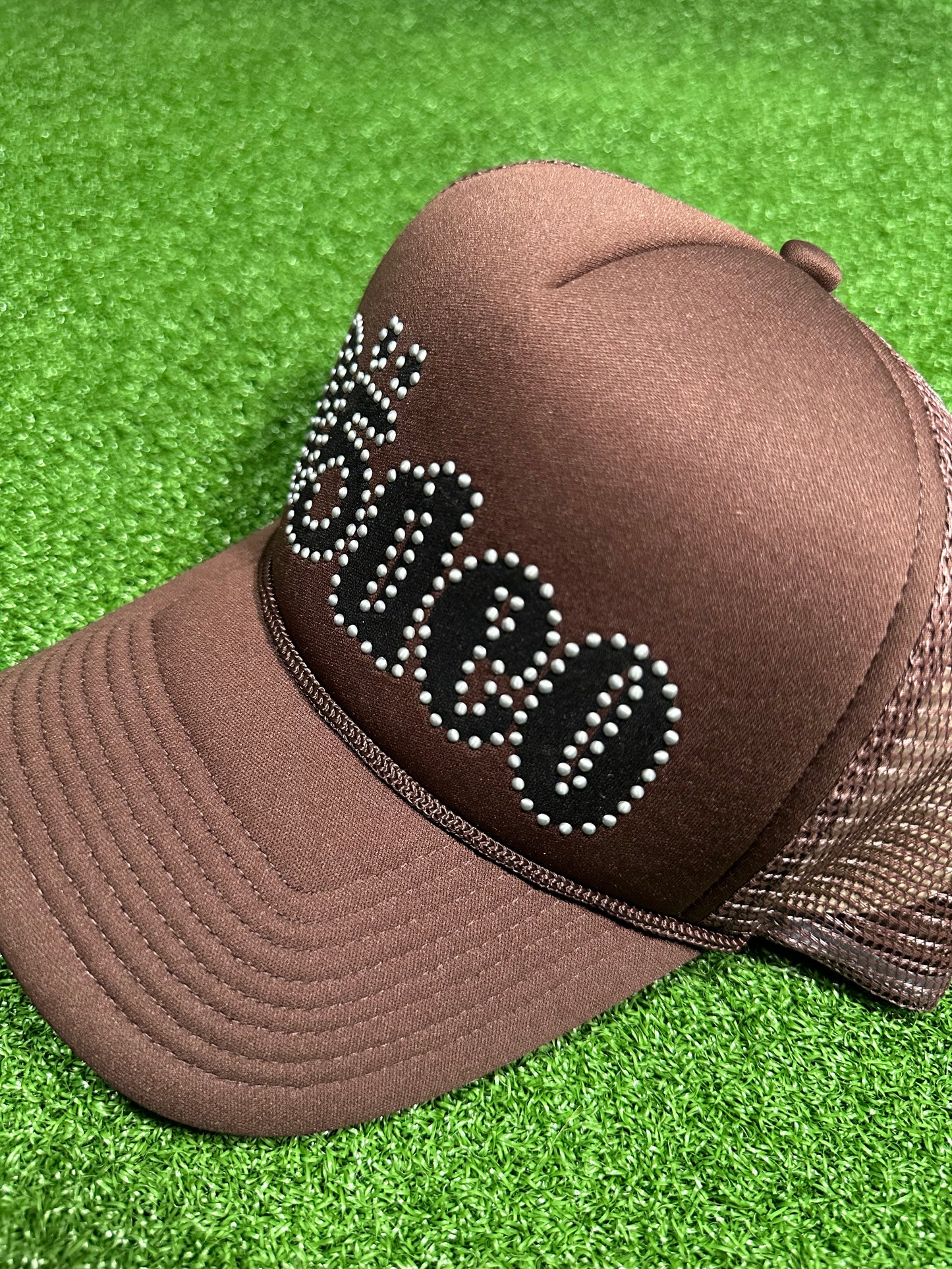 Gorra de camionero Days Before Rodeo de Travis Scott Cactus Jack x Sp5der, color marrón