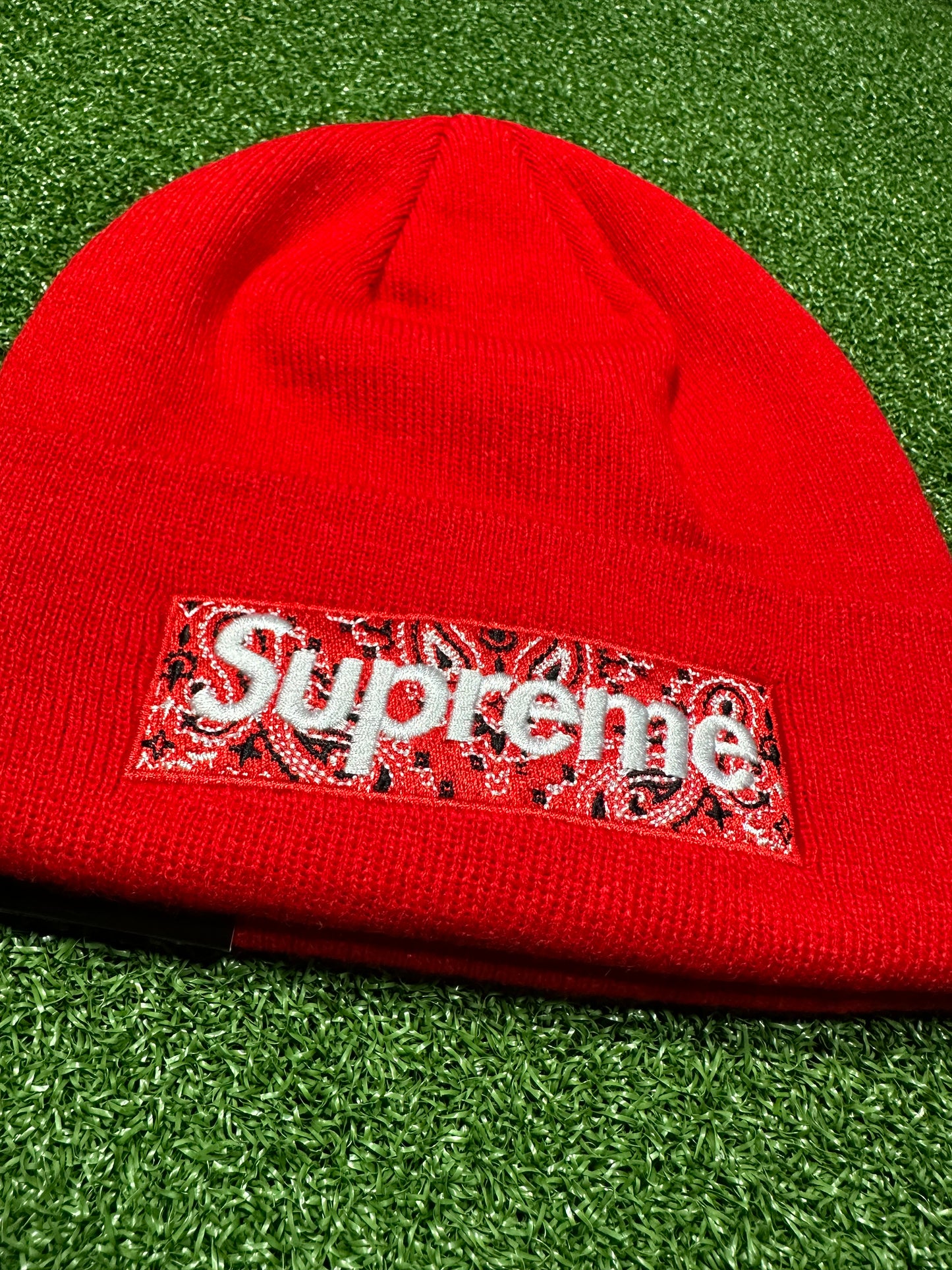 Gorro con logo en forma de bandana de Supreme New Era (otoño/invierno 2019) en rojo