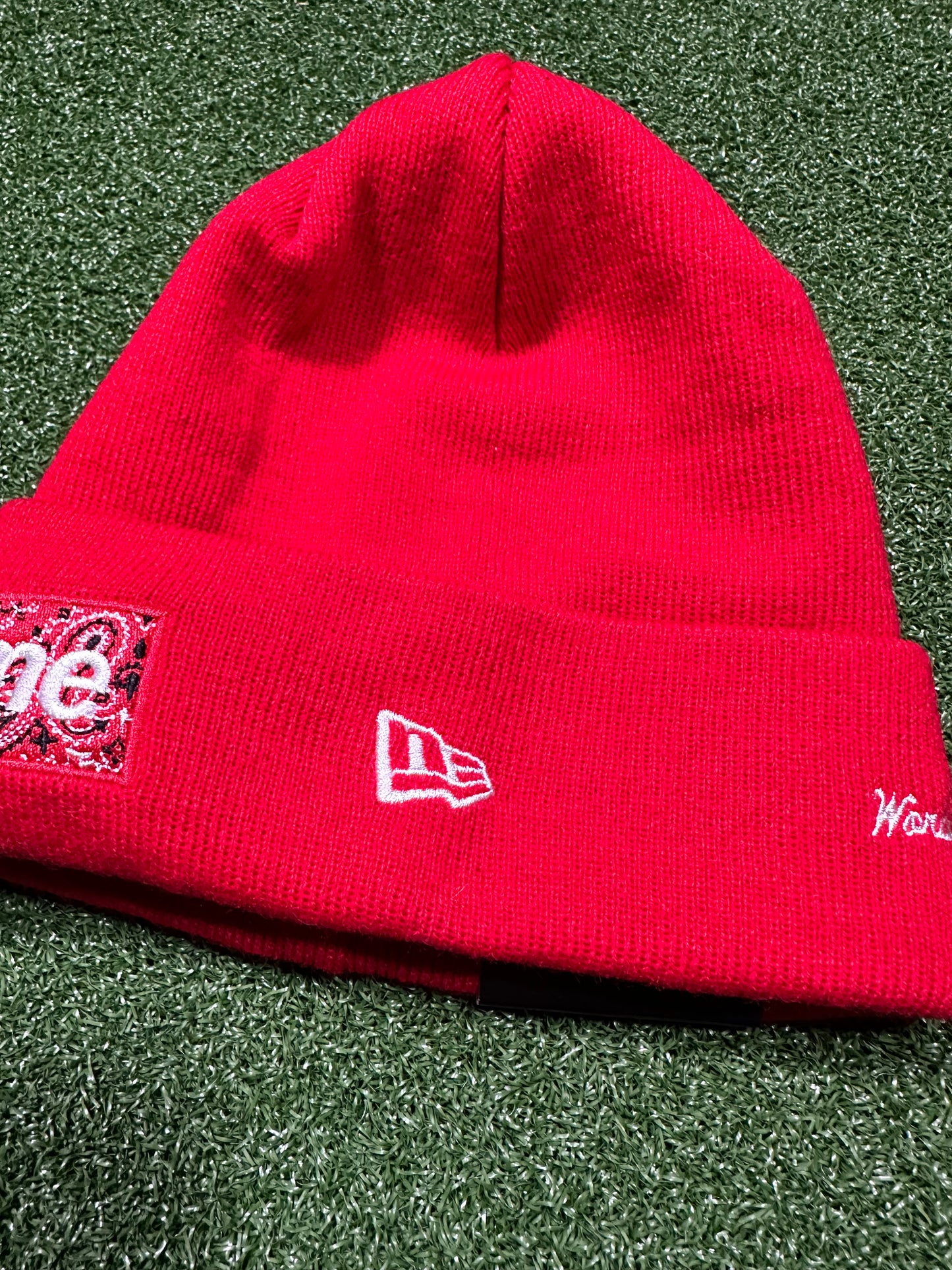 Gorro con logo en forma de bandana de Supreme New Era (otoño/invierno 2019) en rojo