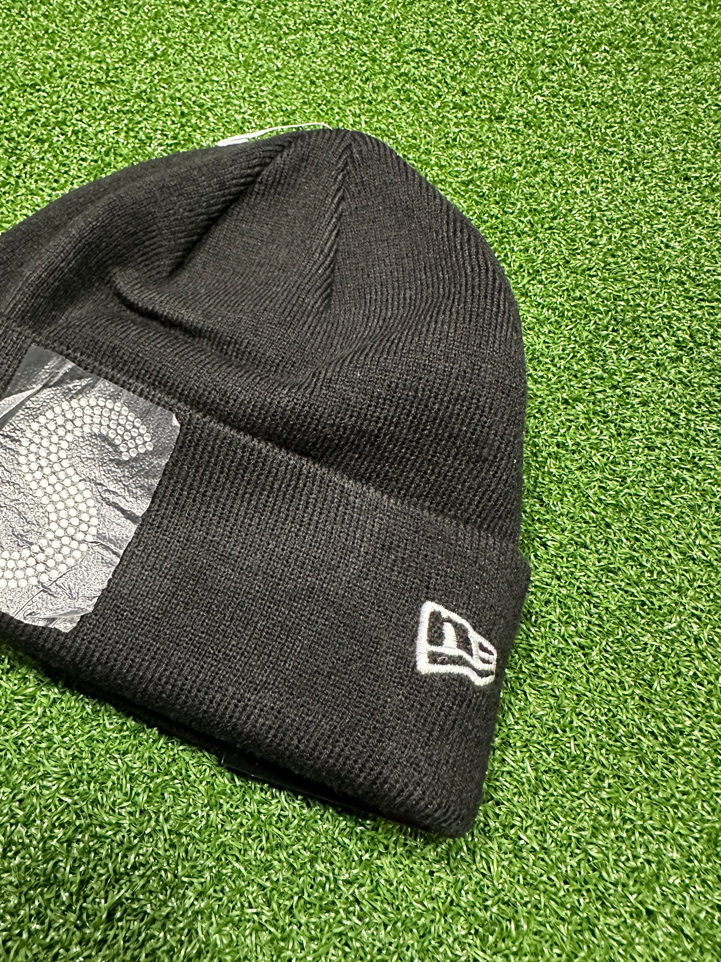 Gorro con el logotipo de Swarovski S de Supreme New Era en color negro