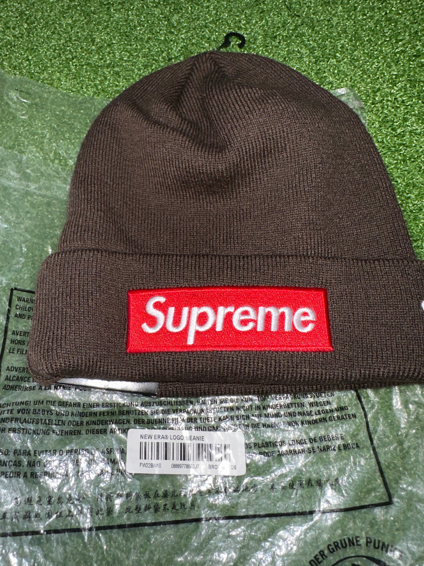 Gorro con logo en forma de caja de Supreme New Era (otoño/invierno 2022) en marrón