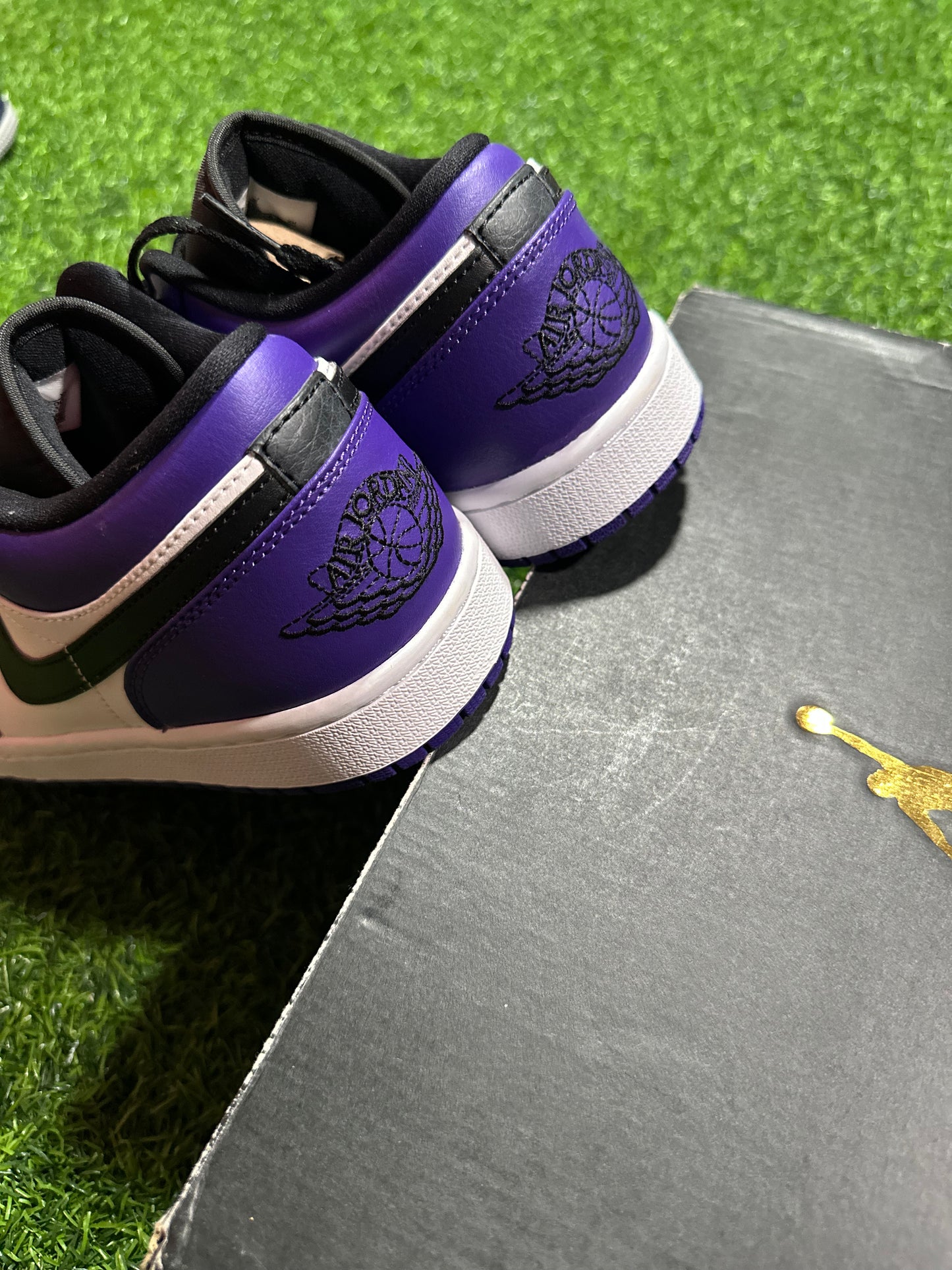 Jordan 1 Low - Púrpura cancha