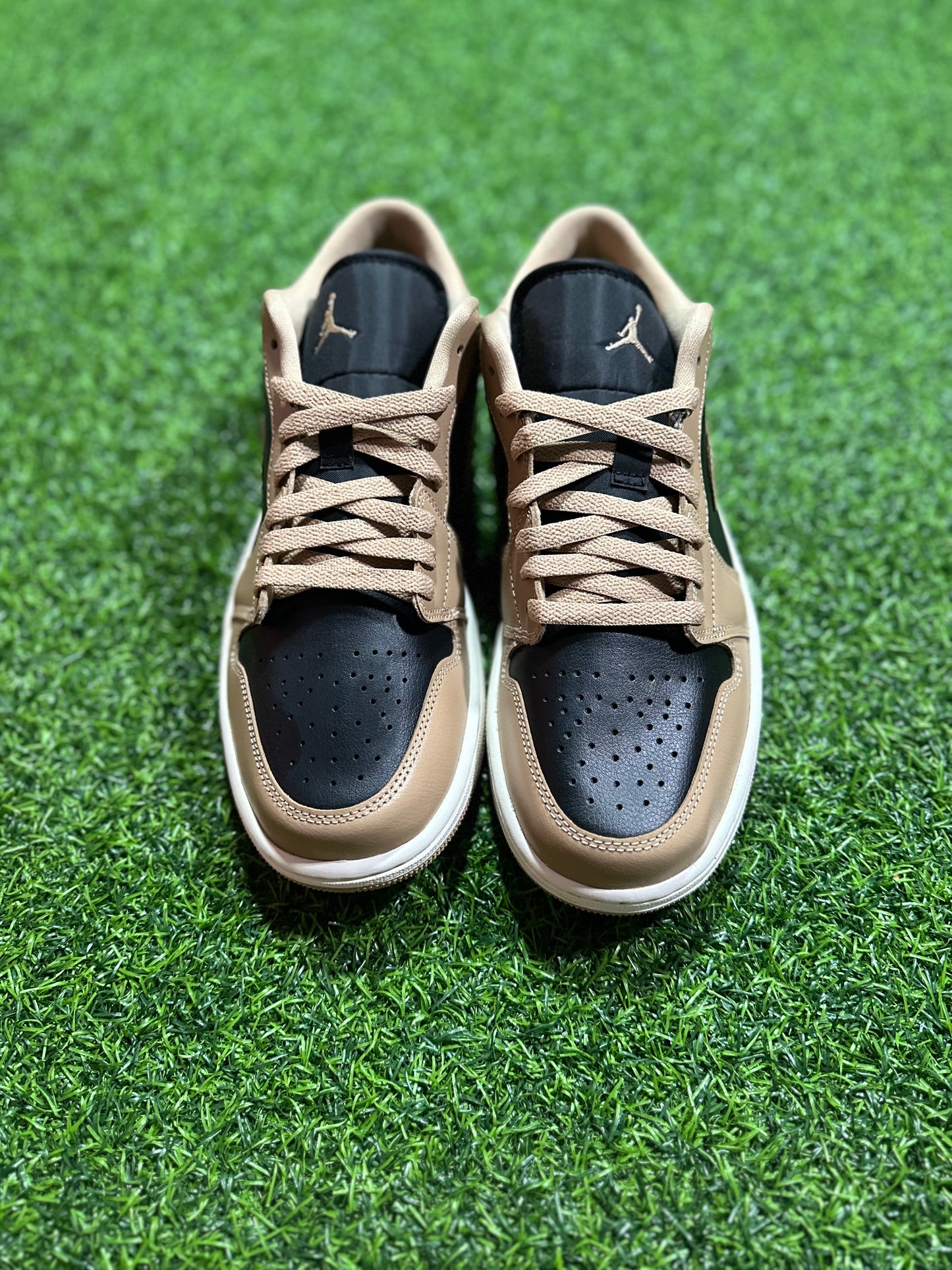 Jordan 1 Low - Desierto (Mujer)