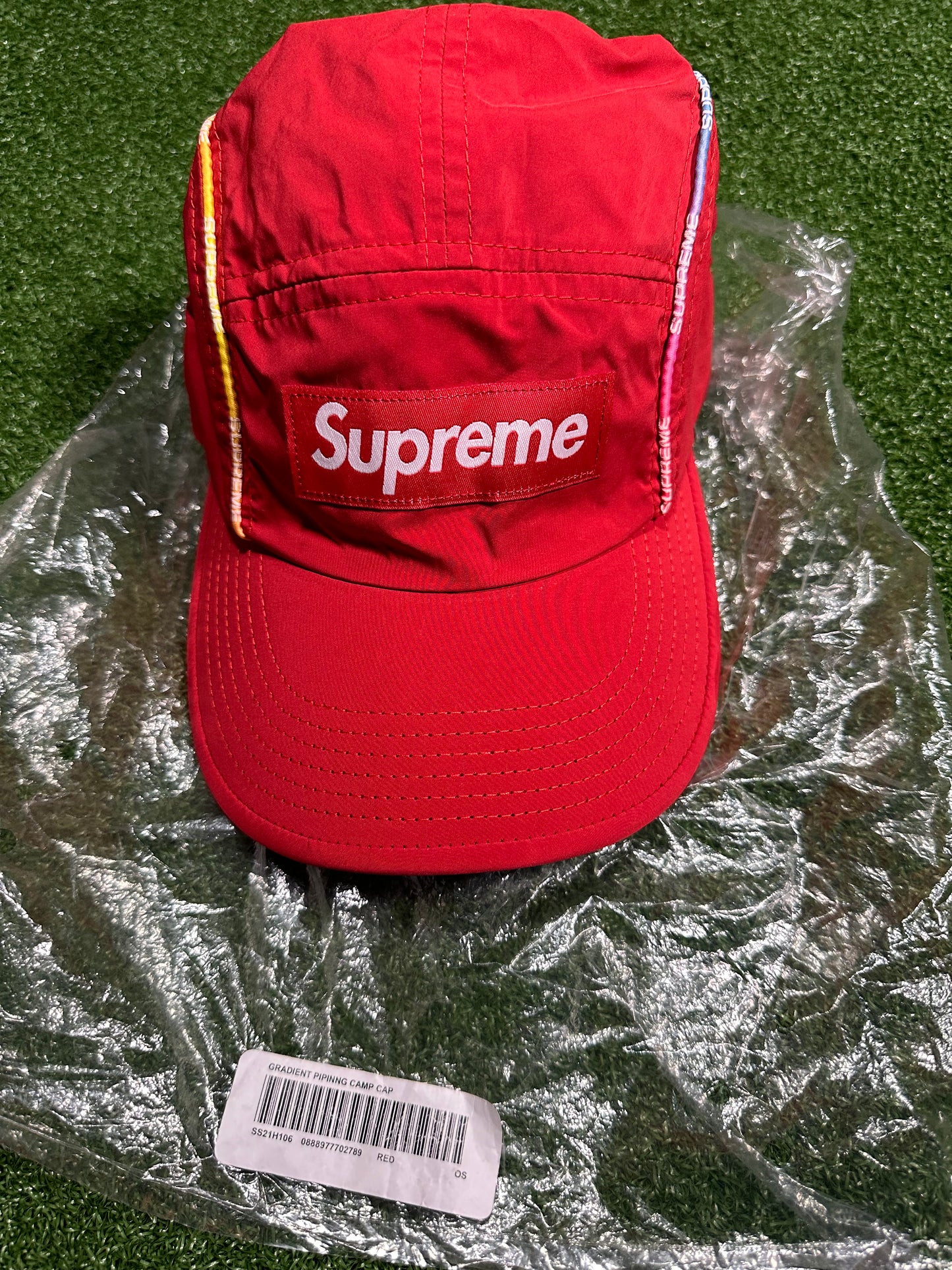 Gorra de campamento Supreme Gradient Piping roja