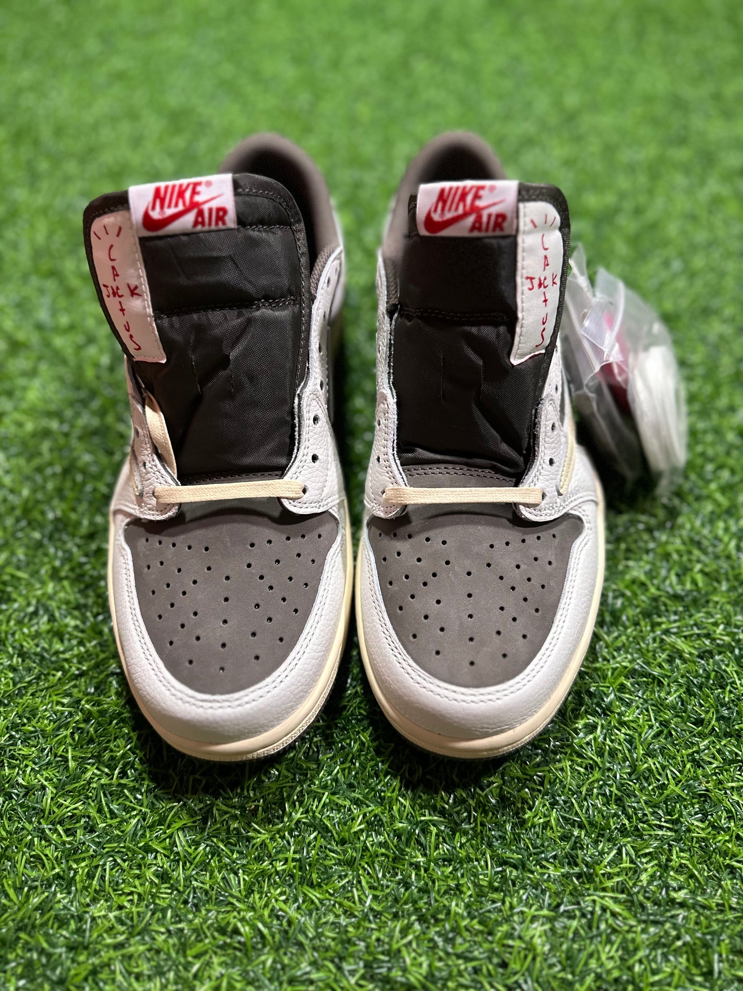 Jordan 1 Retro Low OG SP - Travis Scott Reverse Mocha