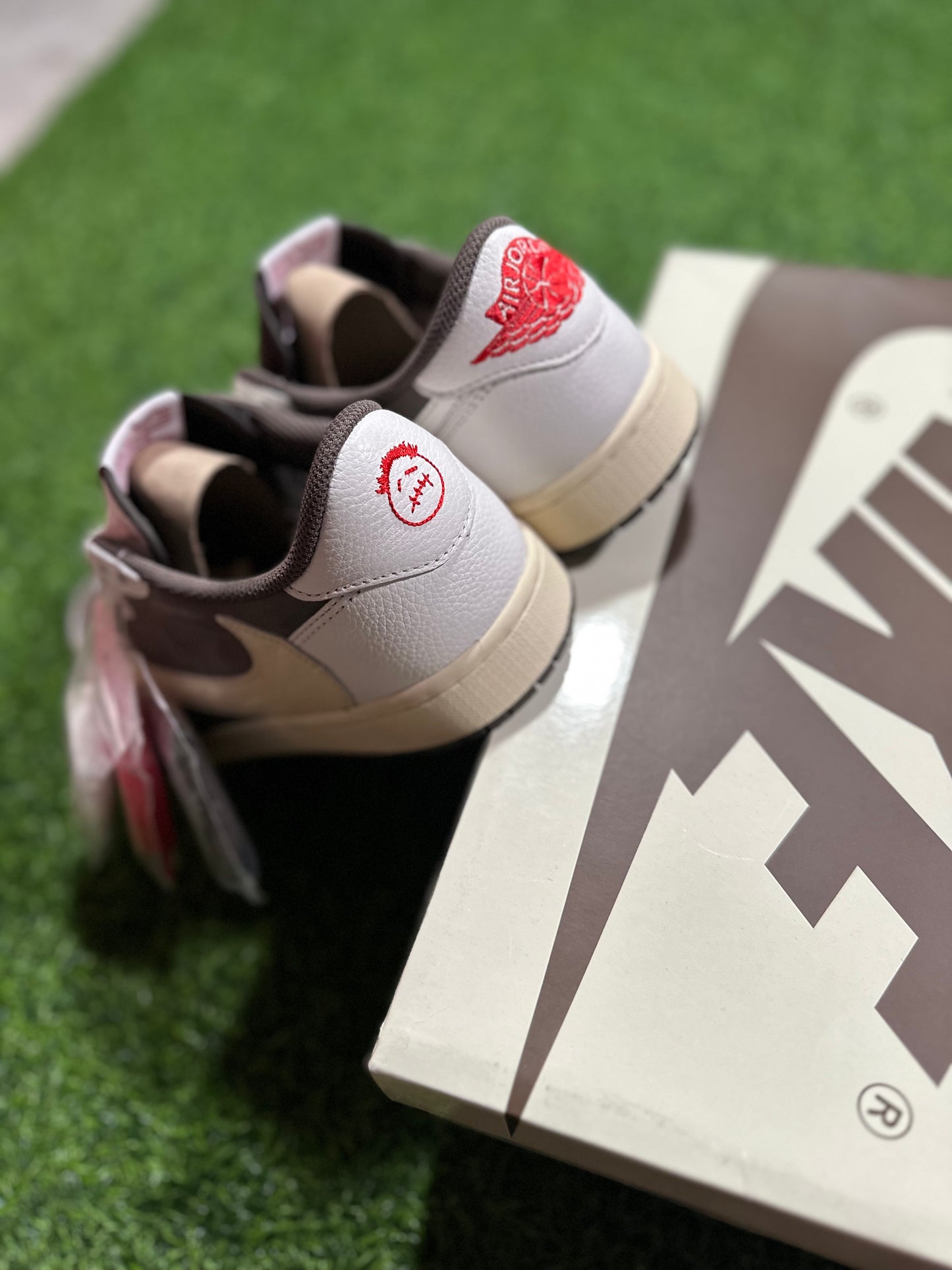 Jordan 1 Retro Low OG SP - Travis Scott Reverse Mocha