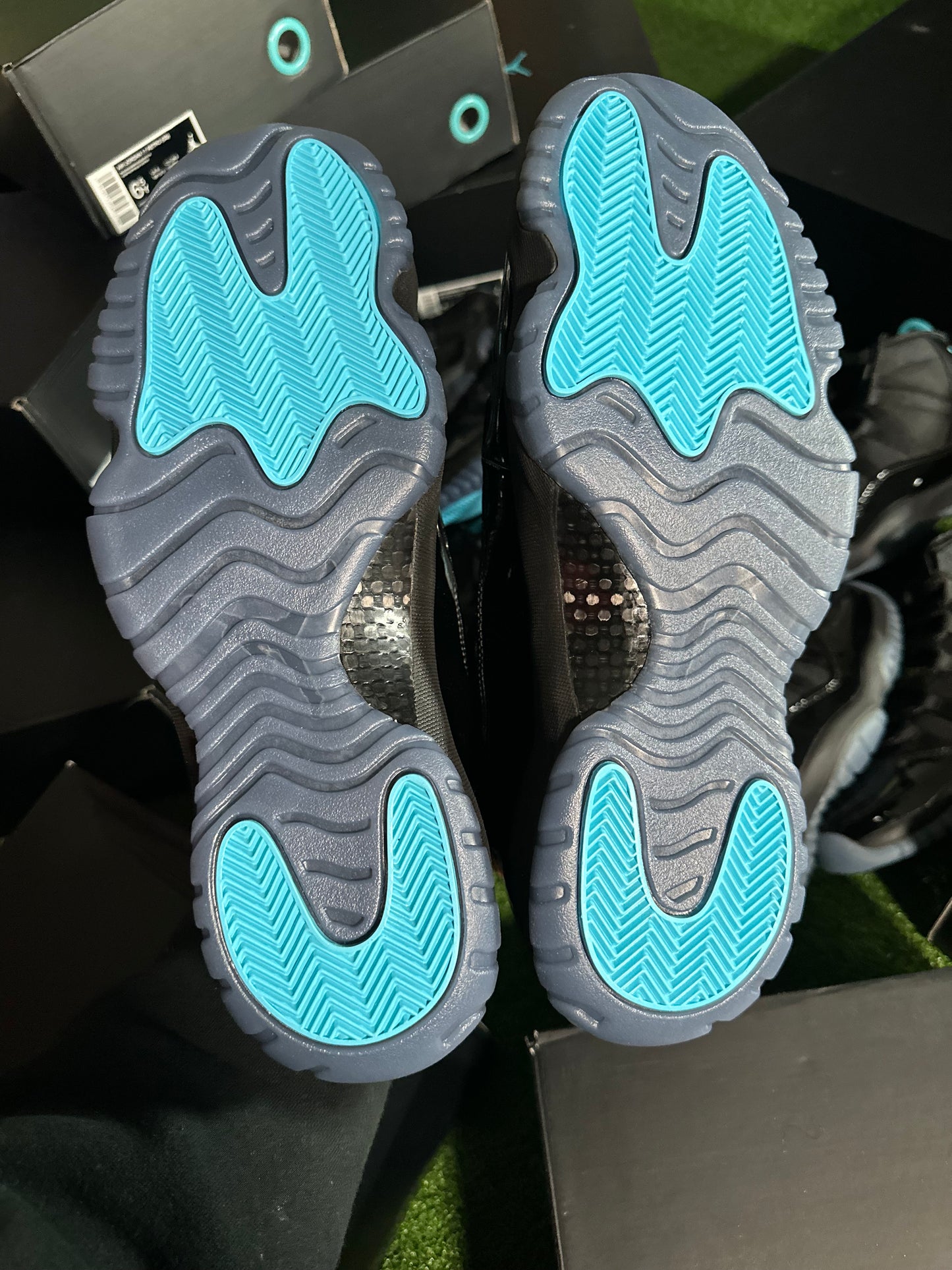 Jordan 11 Gamma Blue Patent Leather Detail