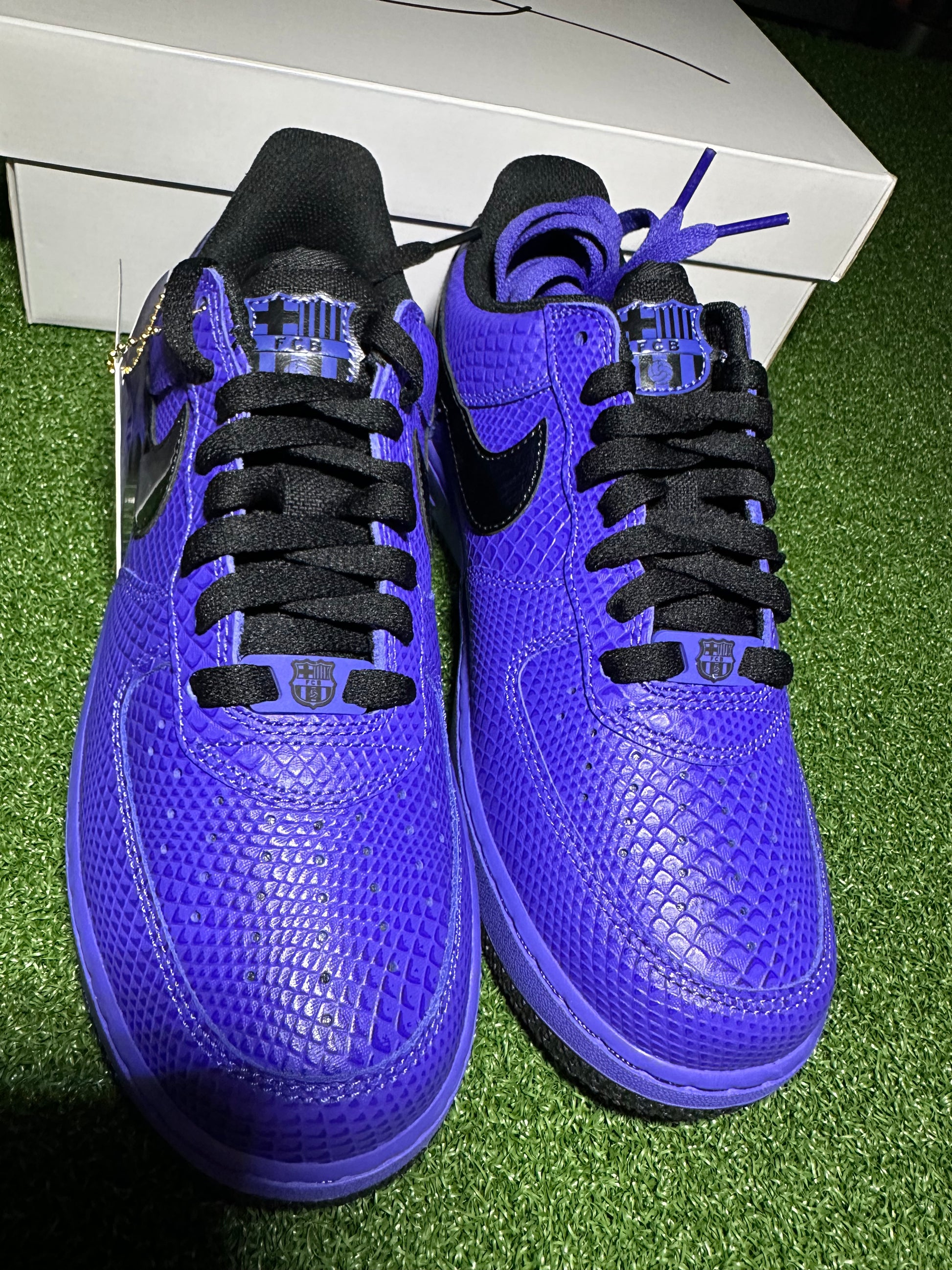 Nike Air Force 1 Low Kobe Bryant x FC Barcelona Persian Violet Top View Logo