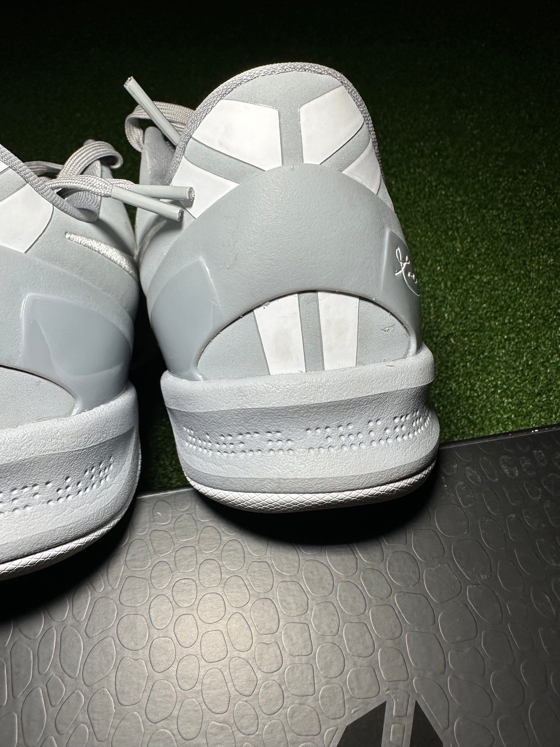 Nike Kobe 8 Protro Wolf Grey Heel Detail Close Up