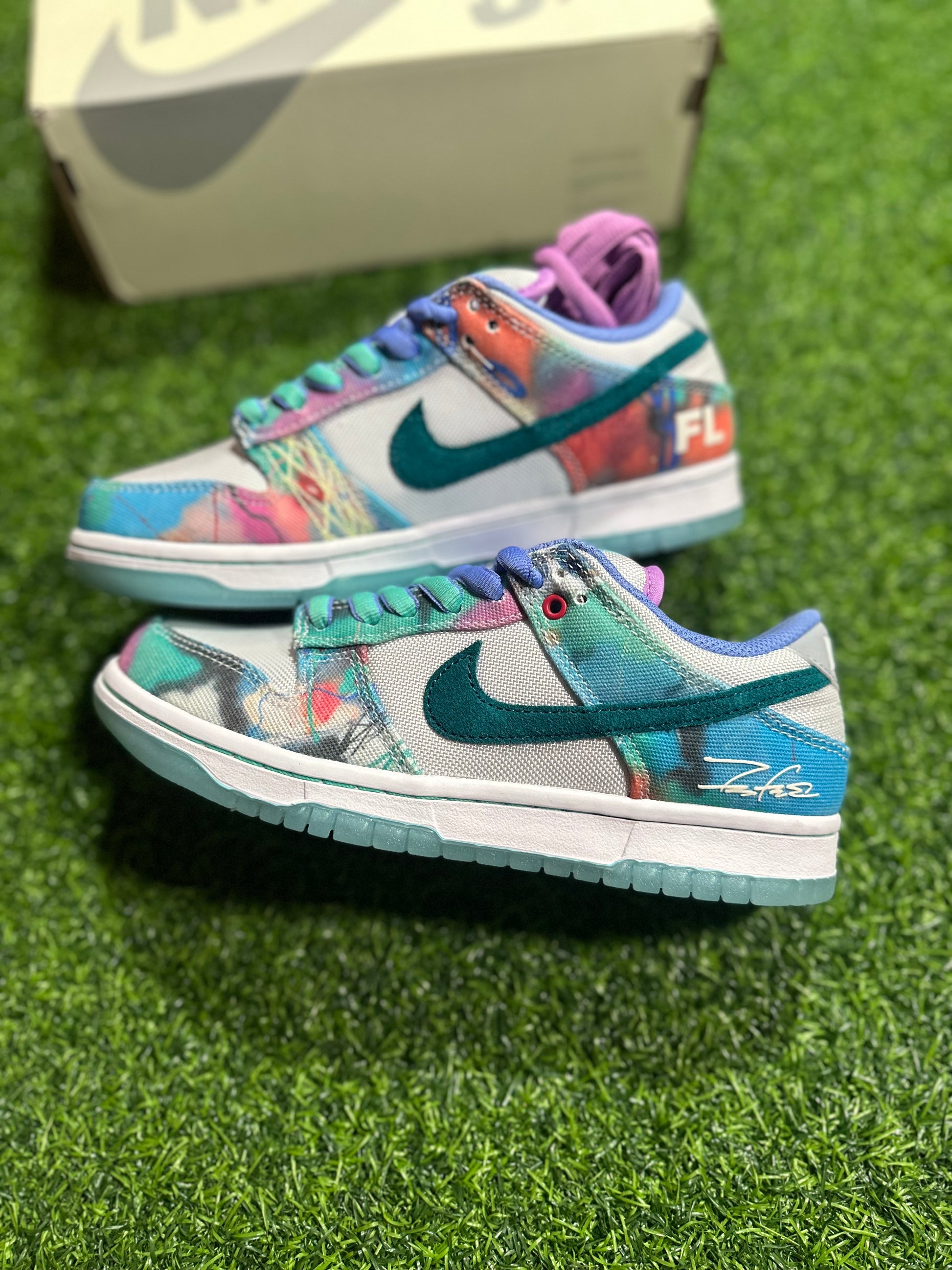 Nike SB Dunk Low Futura Bleached Aqua Close Up