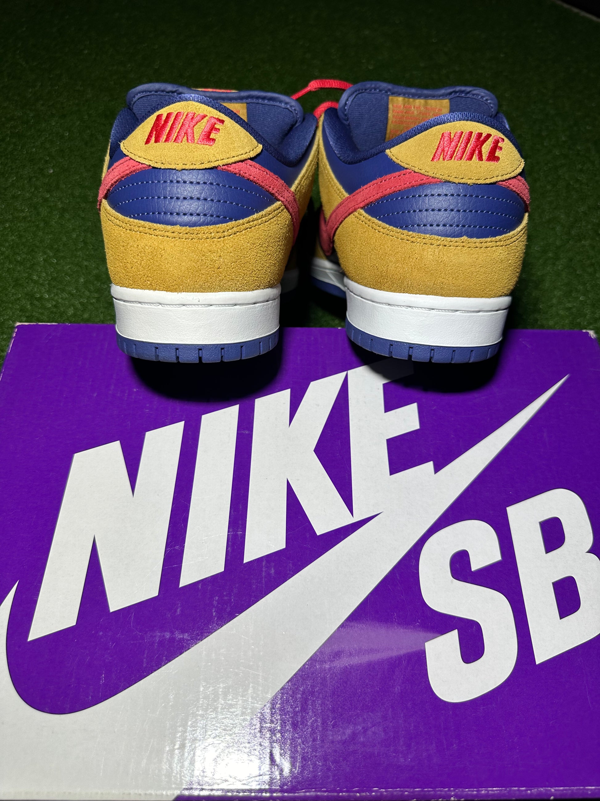 Nike SB Dunk Low Reverse Papa Bear VNDS Heel Logo