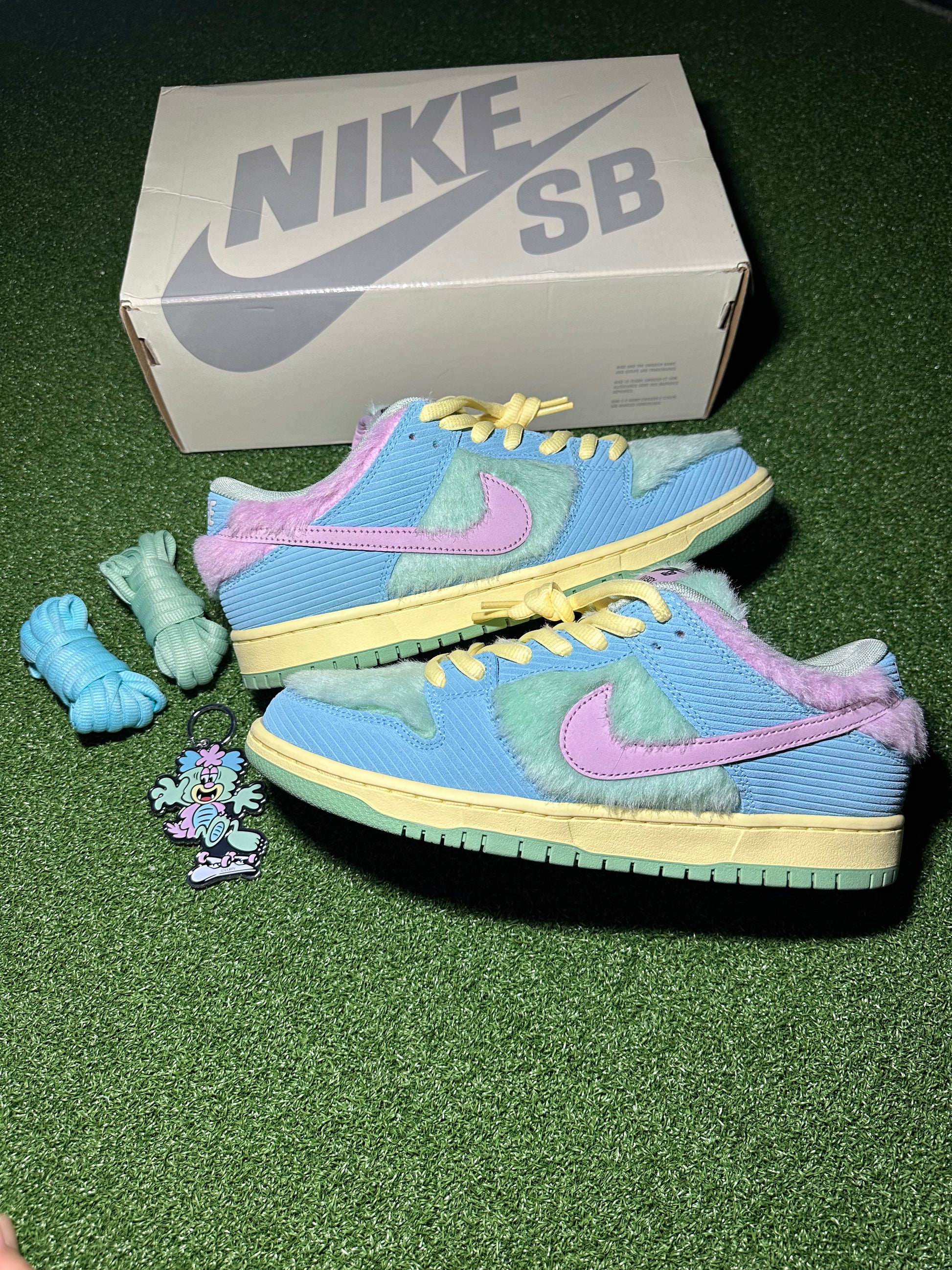 Nike SB Dunk Low Verdy Pre-Owned Side View