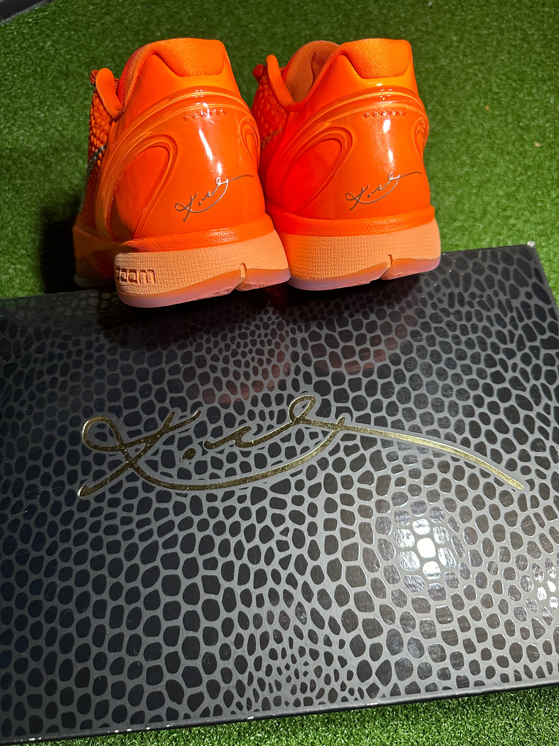 Nike Kobe 6 Protro Total Orange sneaker outsole traction pattern