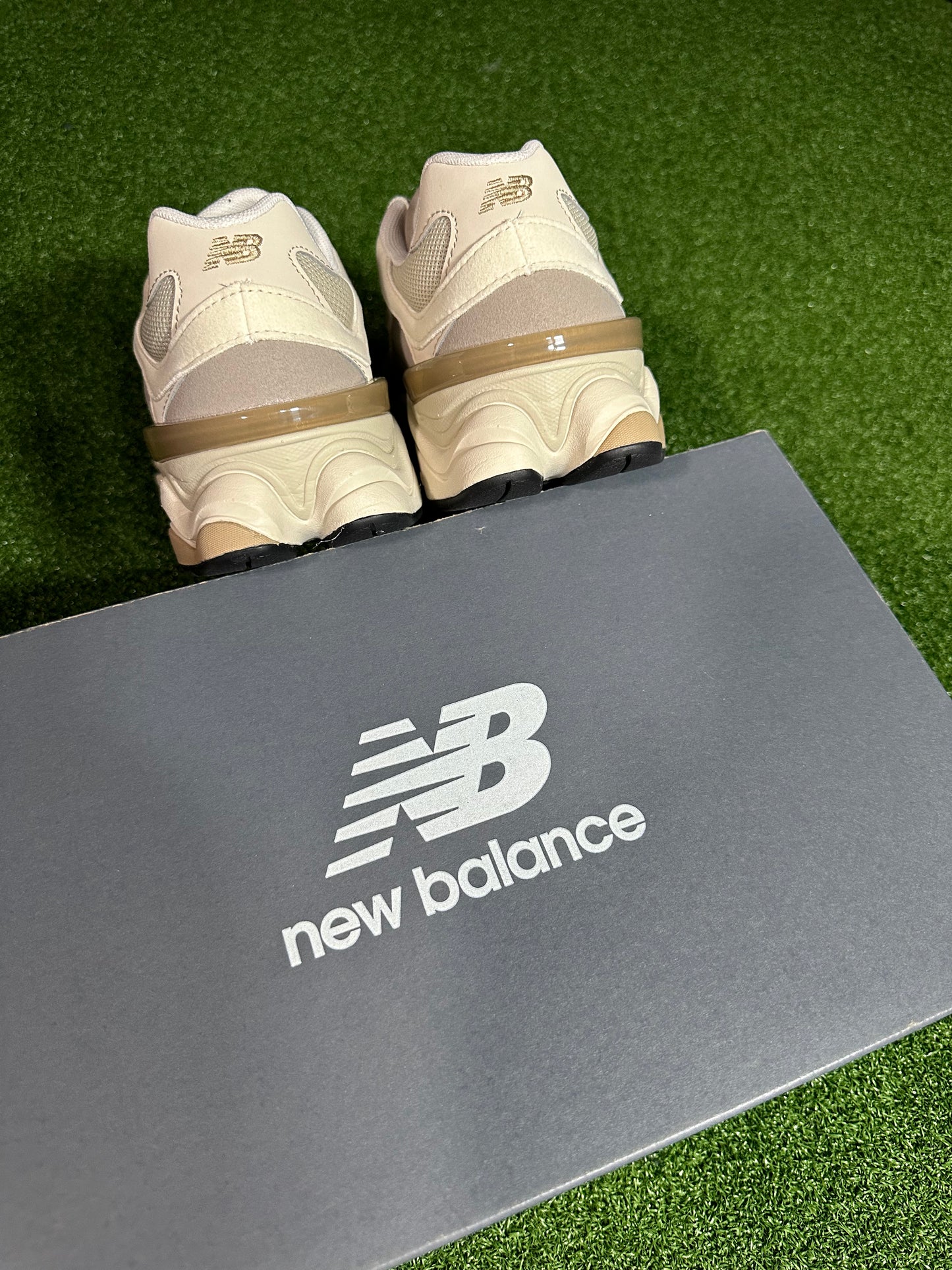 New Balance 9060 Big Kid 'Linen Timberwolf'