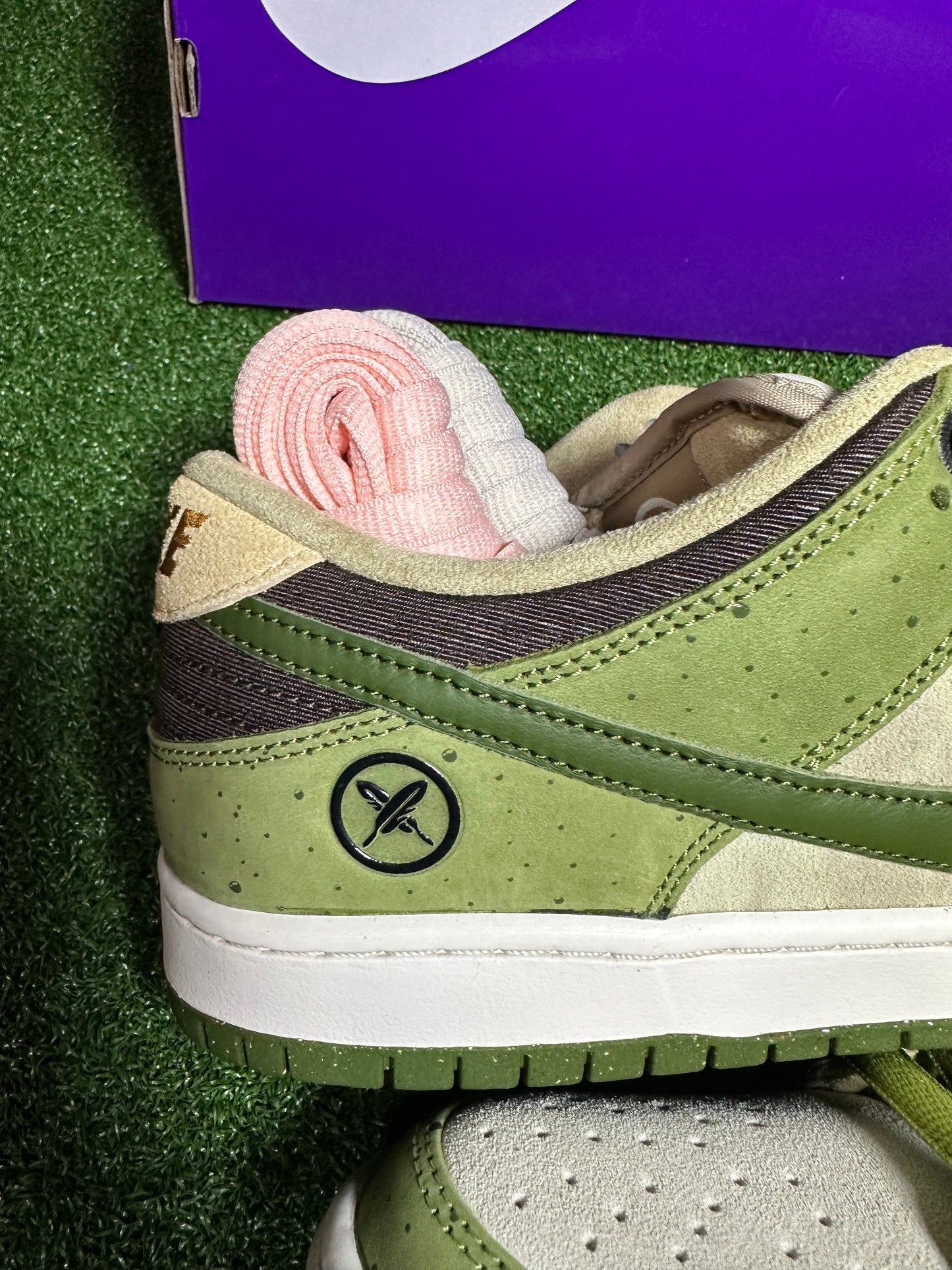 shot of SB Dunk Low Matcha Green laces colorway