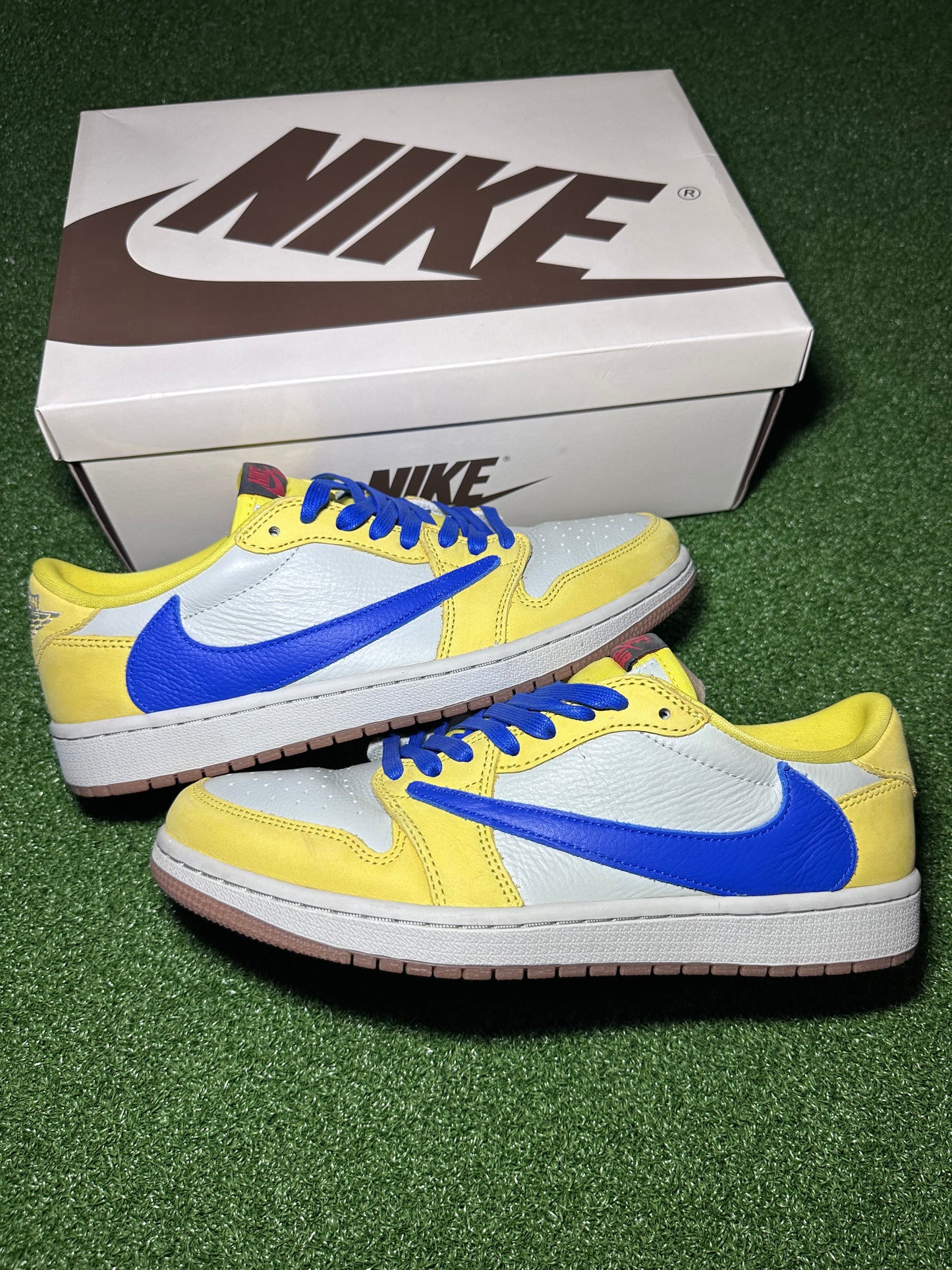 Jordan 1 Low Travis Scott Canary Look New