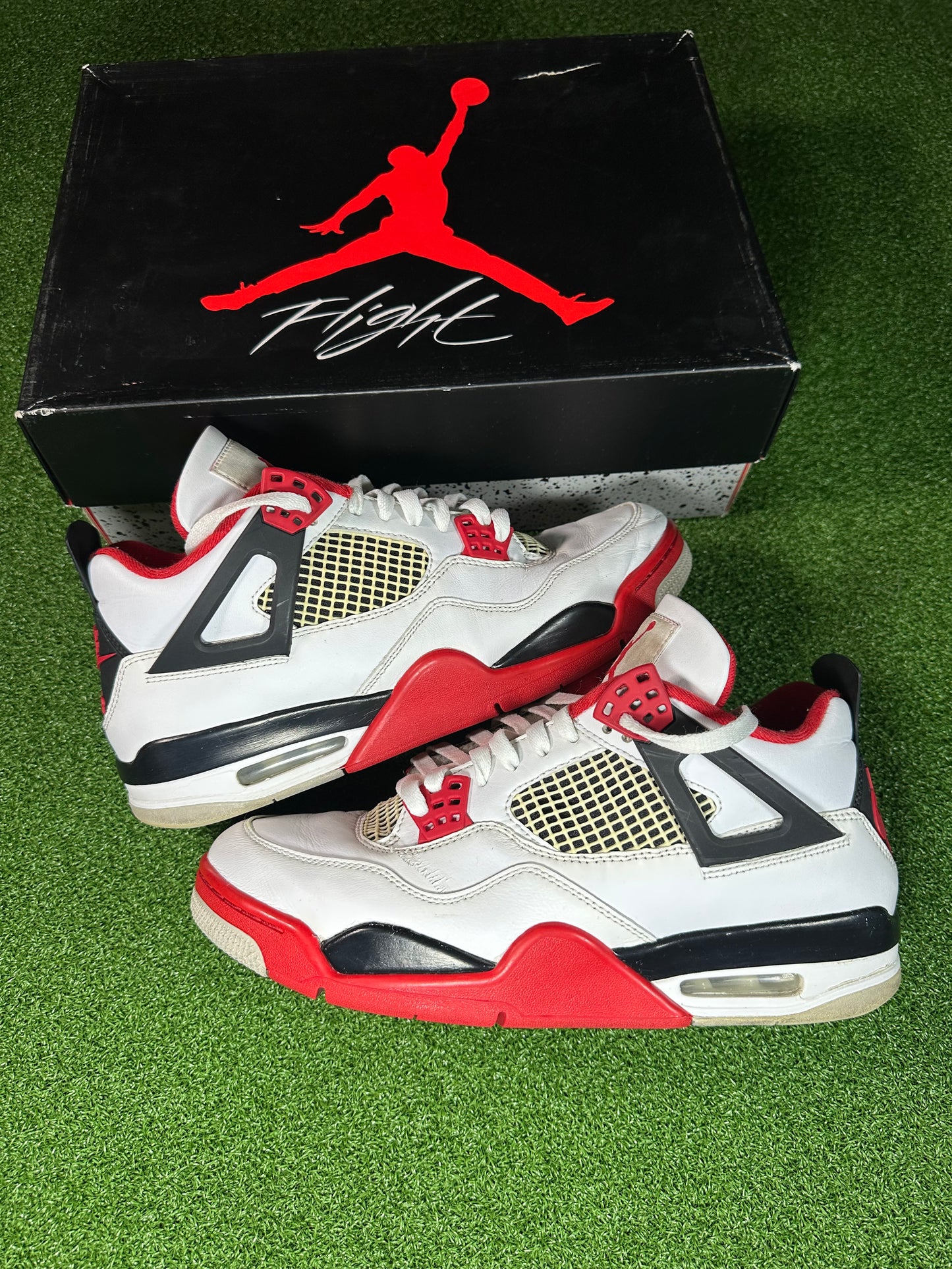 Jordan 4 Retro Fire Red (2020) USED
