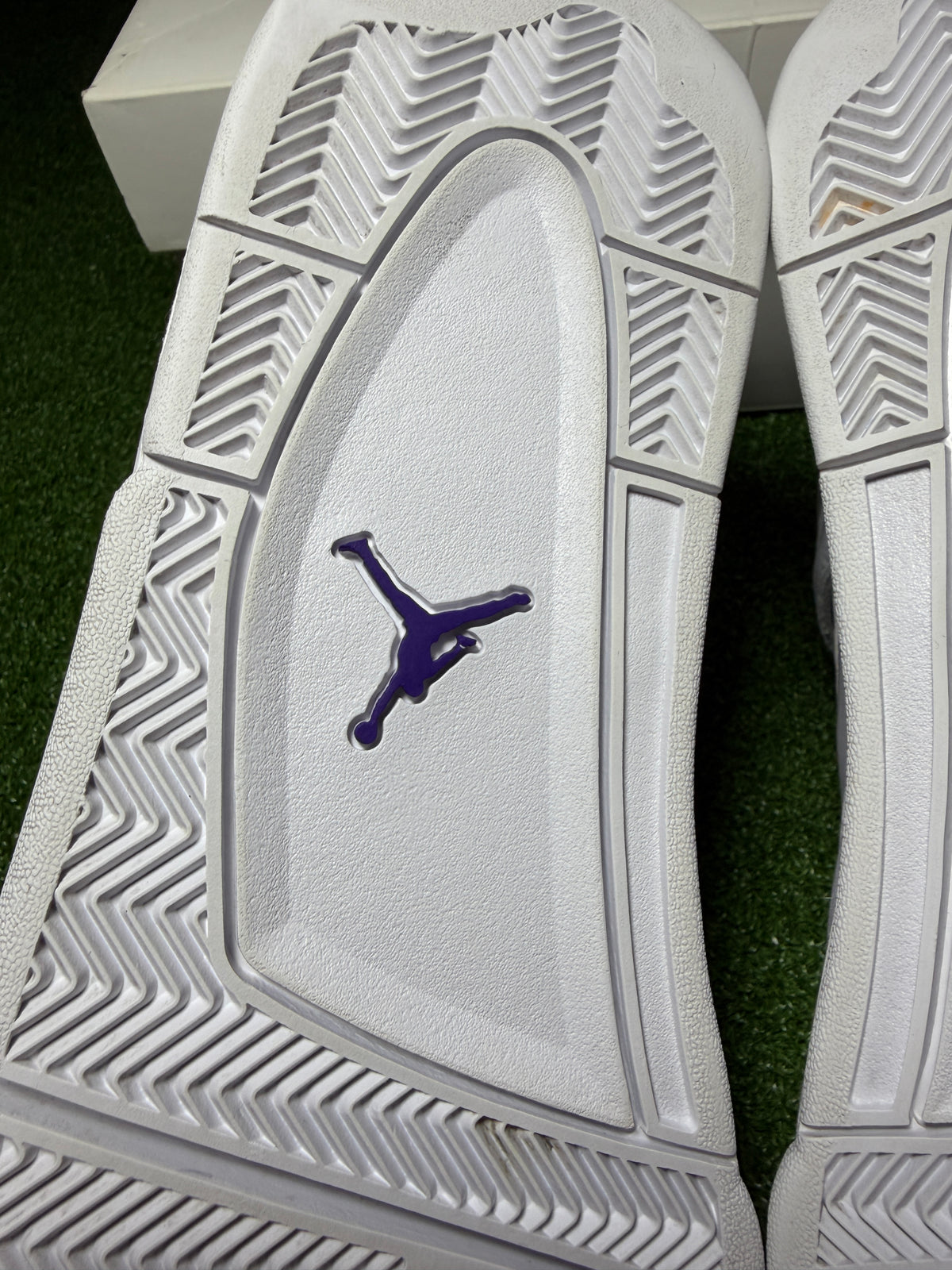 Jordan 4 Retro “Metallic Purple” Used