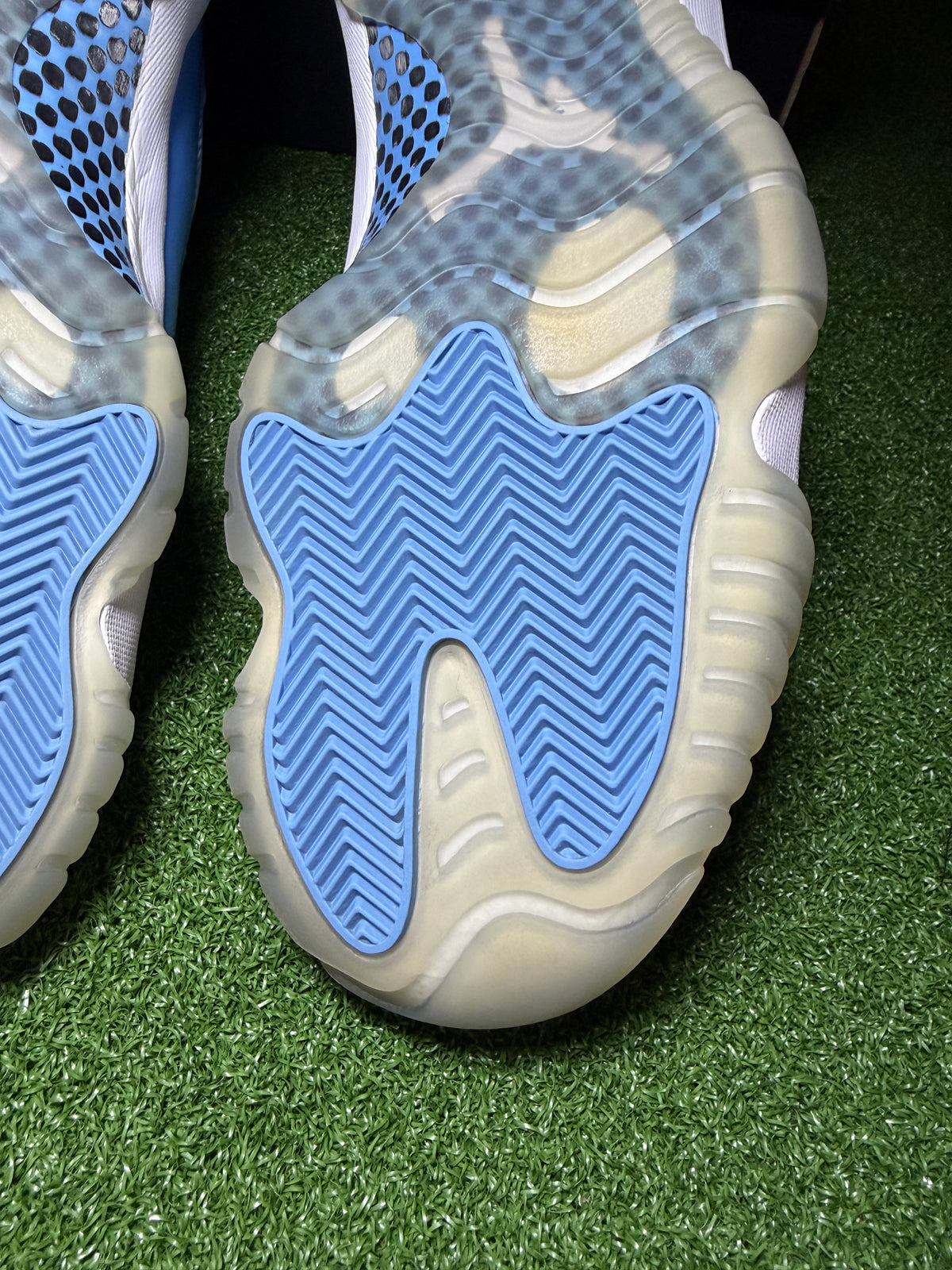 Jordan 11 Retro Low “University Blue” (2017) Used