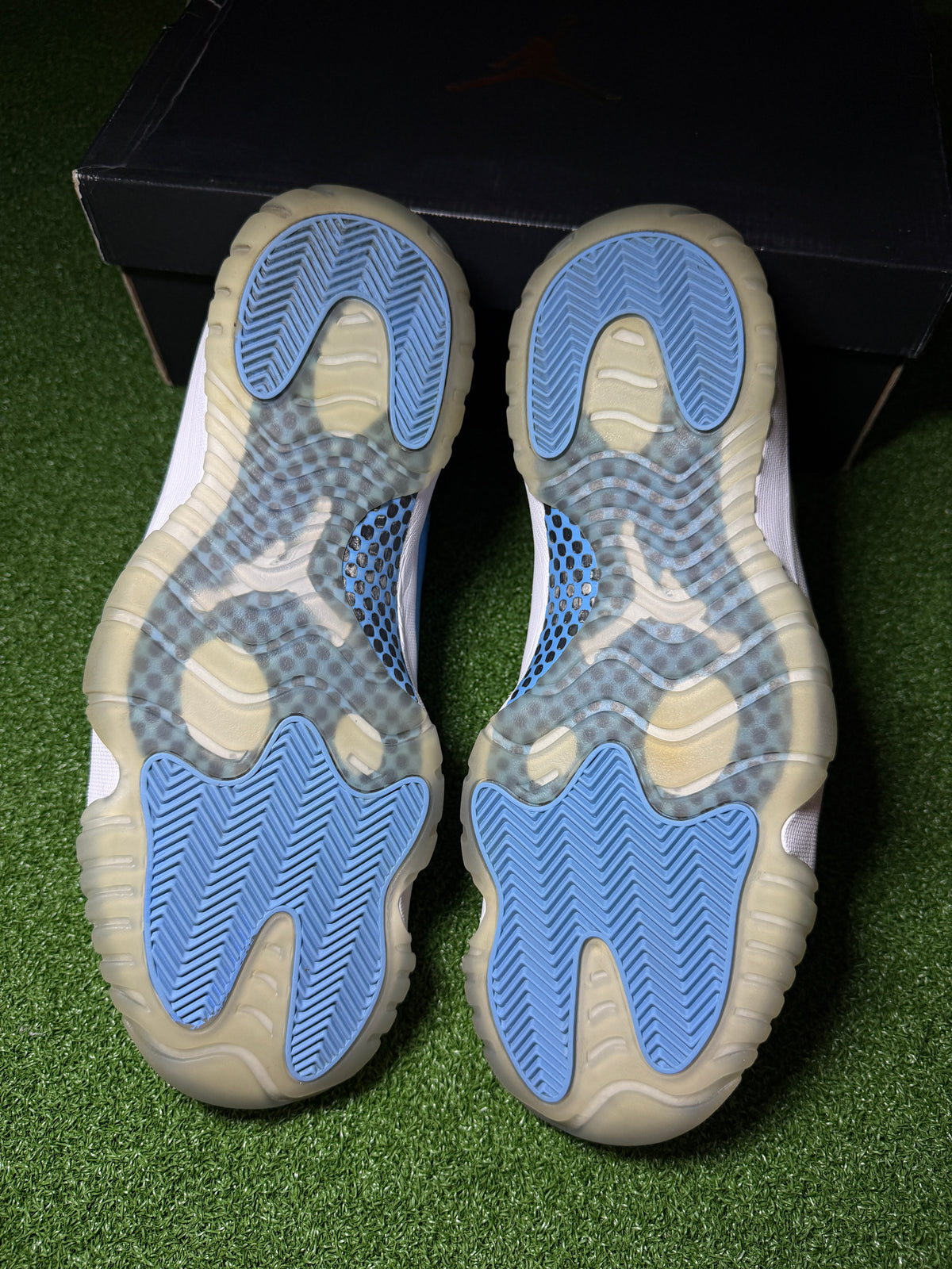 Jordan 11 Retro Low “University Blue” (2017) Used